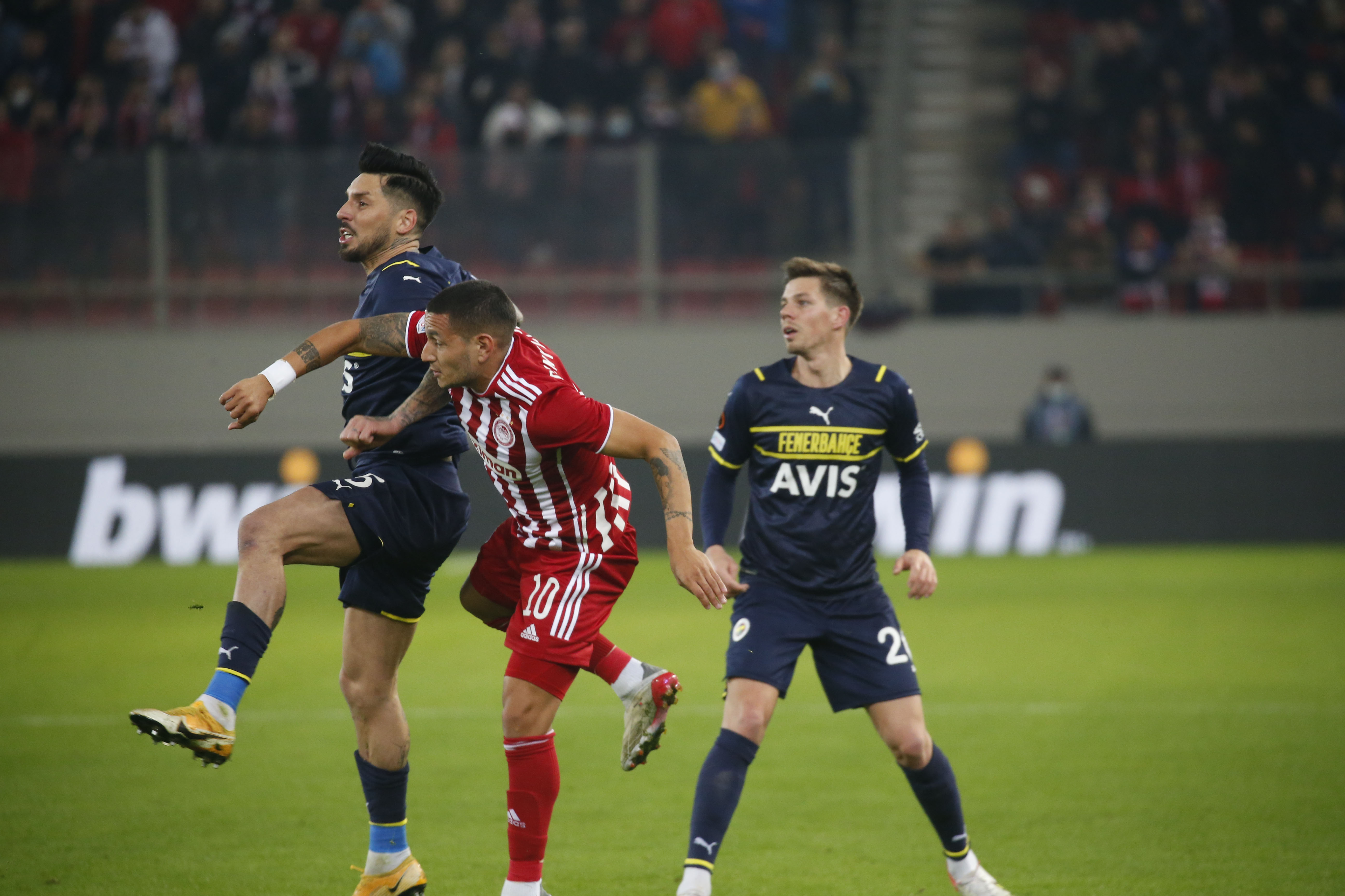 Fenerbahçe son dakikada yıkıldı,  UEFA Avrupa Ligi'ne veda etti | Olympiakos 1-0 Fenerbahçe