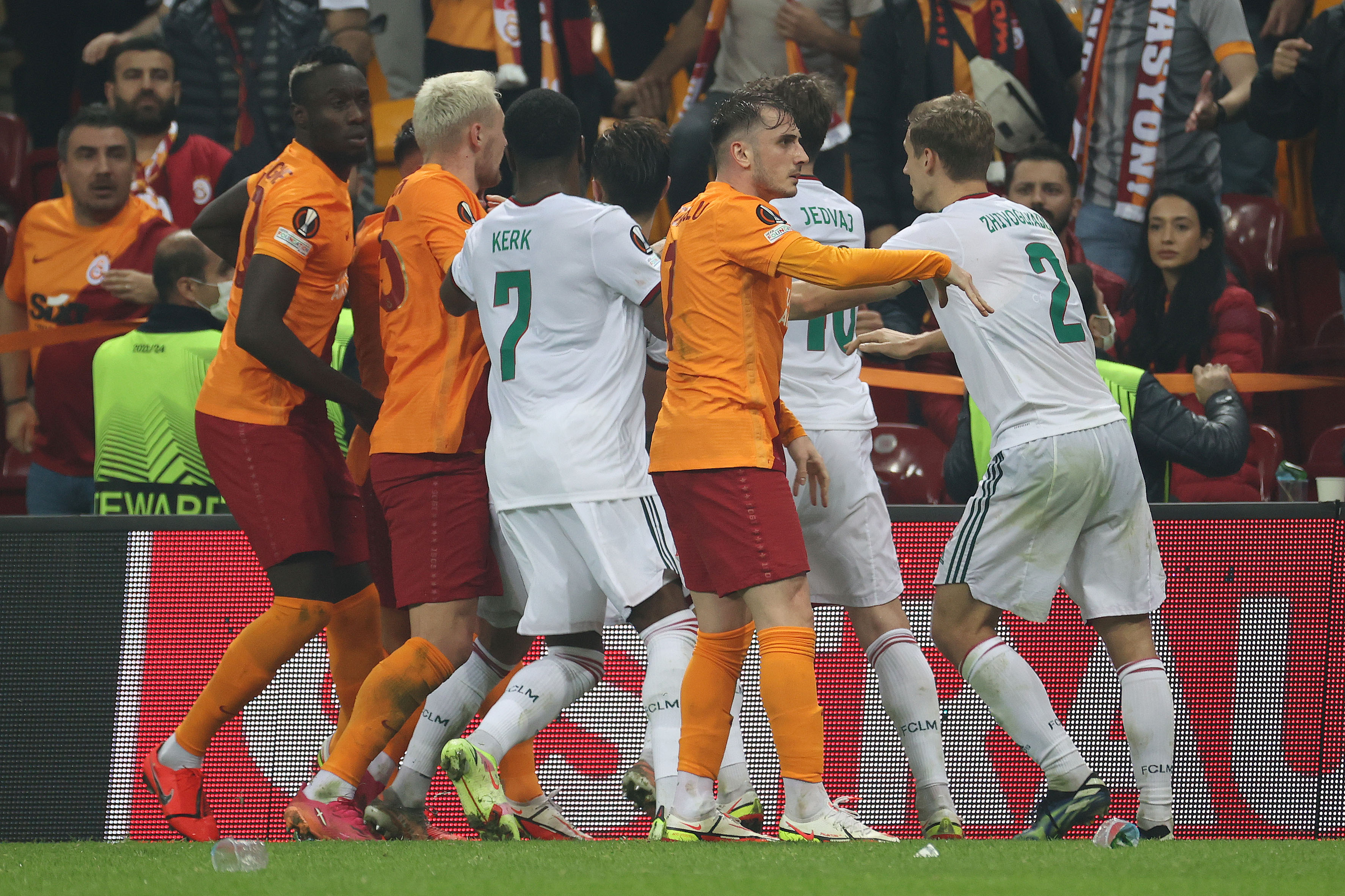 Galatasaray – Lokomotiv Moskova maçında kural hatası! Maç tekrarlanabilir