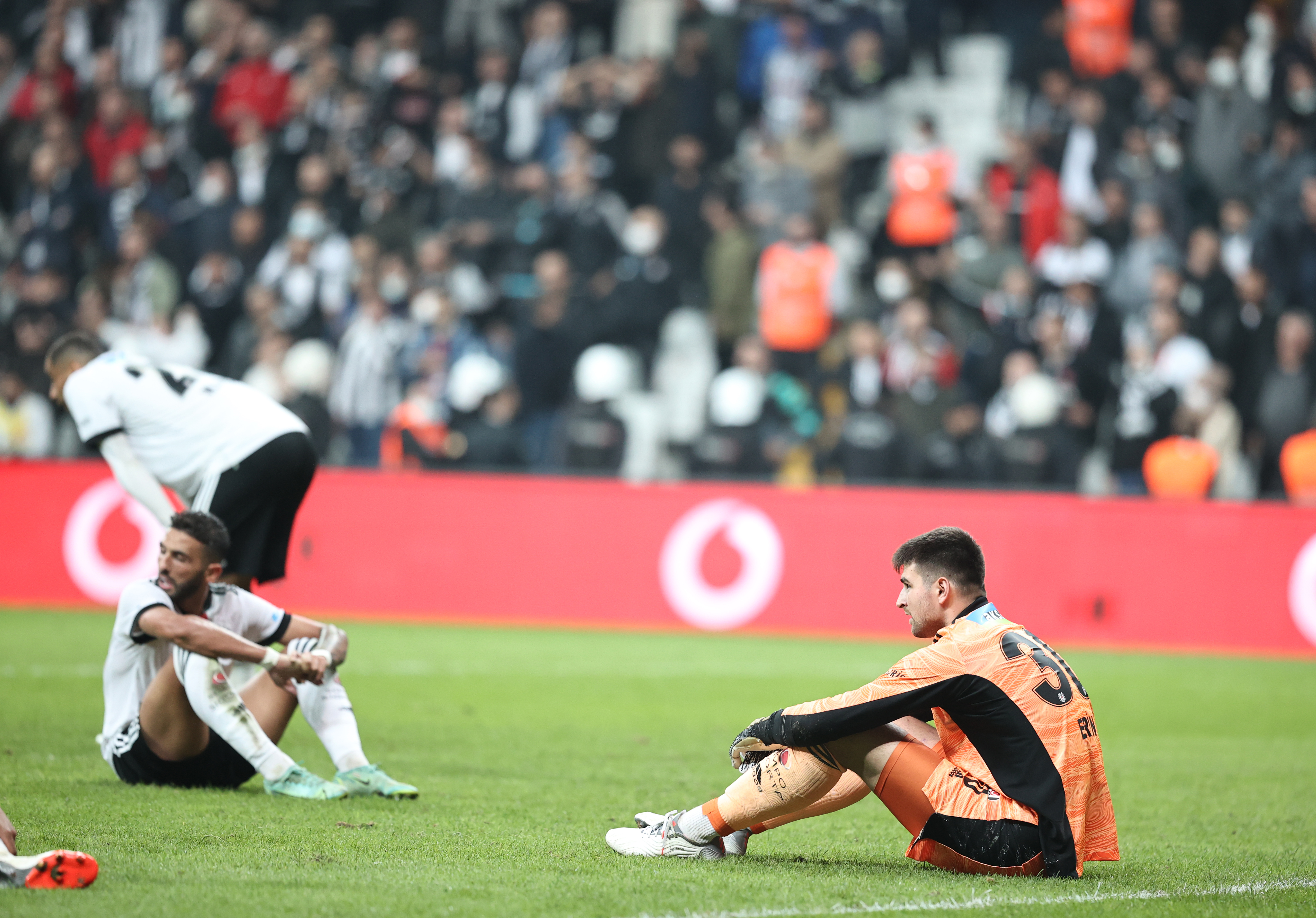 Rdıvan Dilmen'den Beşiktaşlı oyuncuya eleştiri