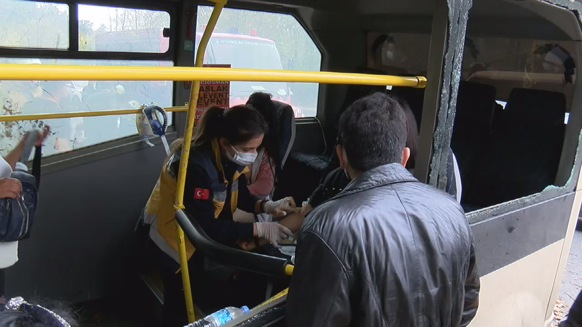 Son Dakika Sariyer De Yolcu Minibusu Kaza Yapti 1 Olu 7 Yarali