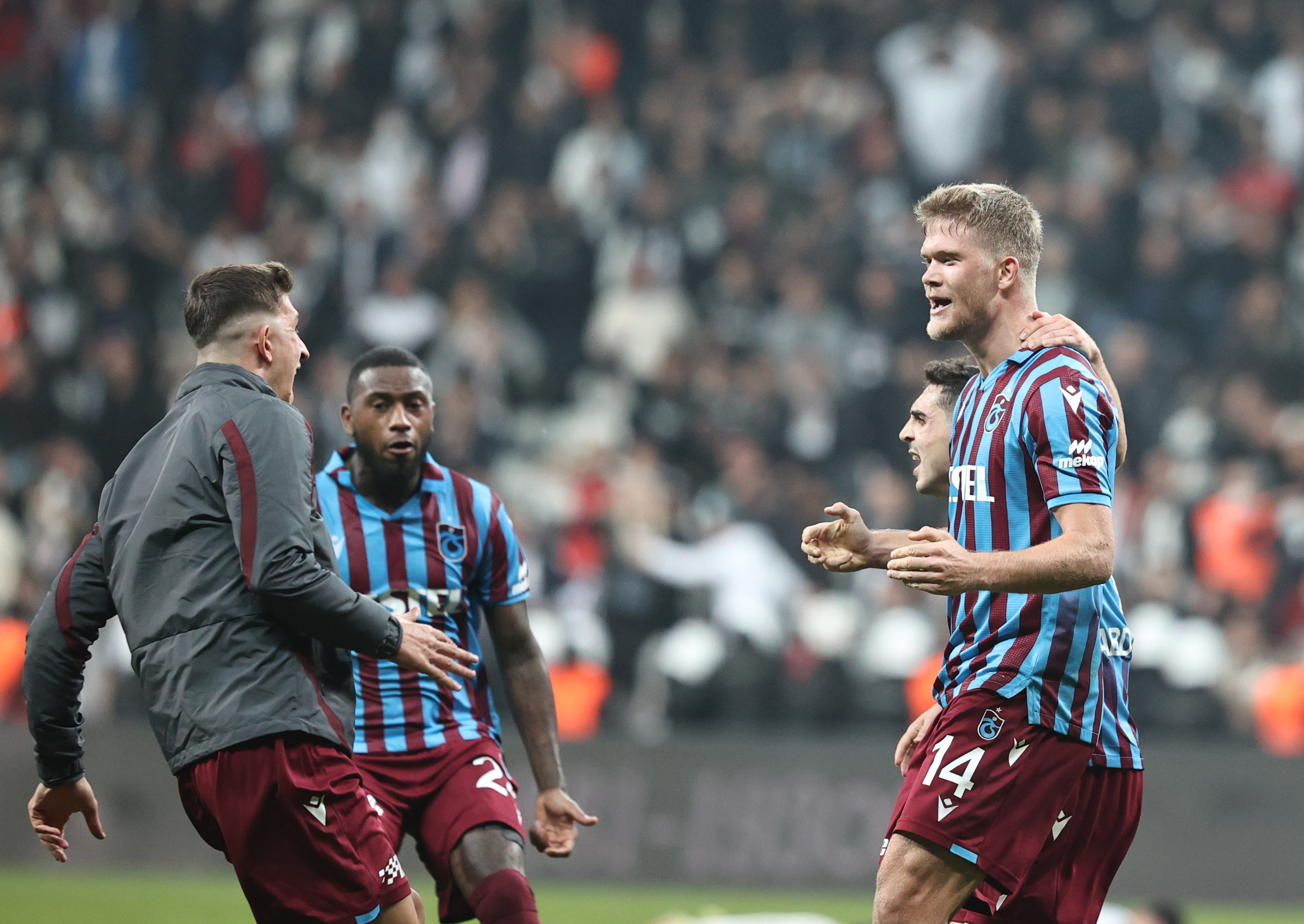 Trabzonspor, ezeli rakiplerine fark attı