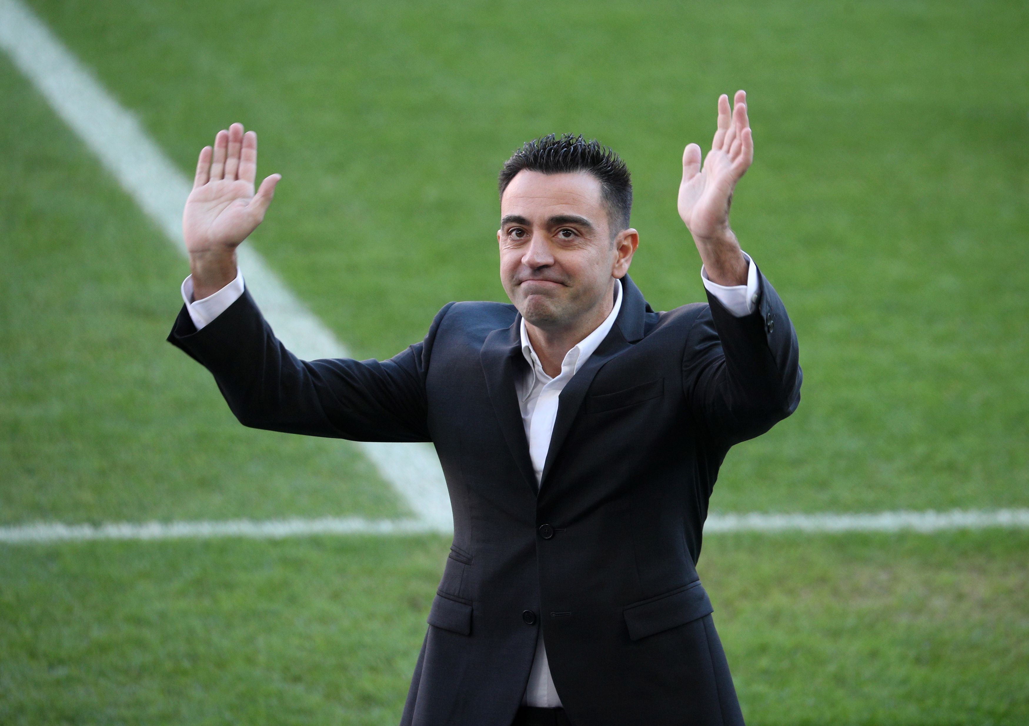 Barcelona, büyük beklentilerle getirilen Xavi Hernandez'i tanıttı