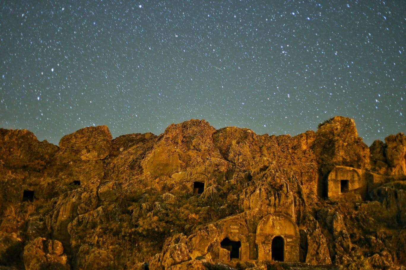 Kahramanmaraş'ta göz kamaştıran yıldızların renk cümbüşü objektiflere yansıdı