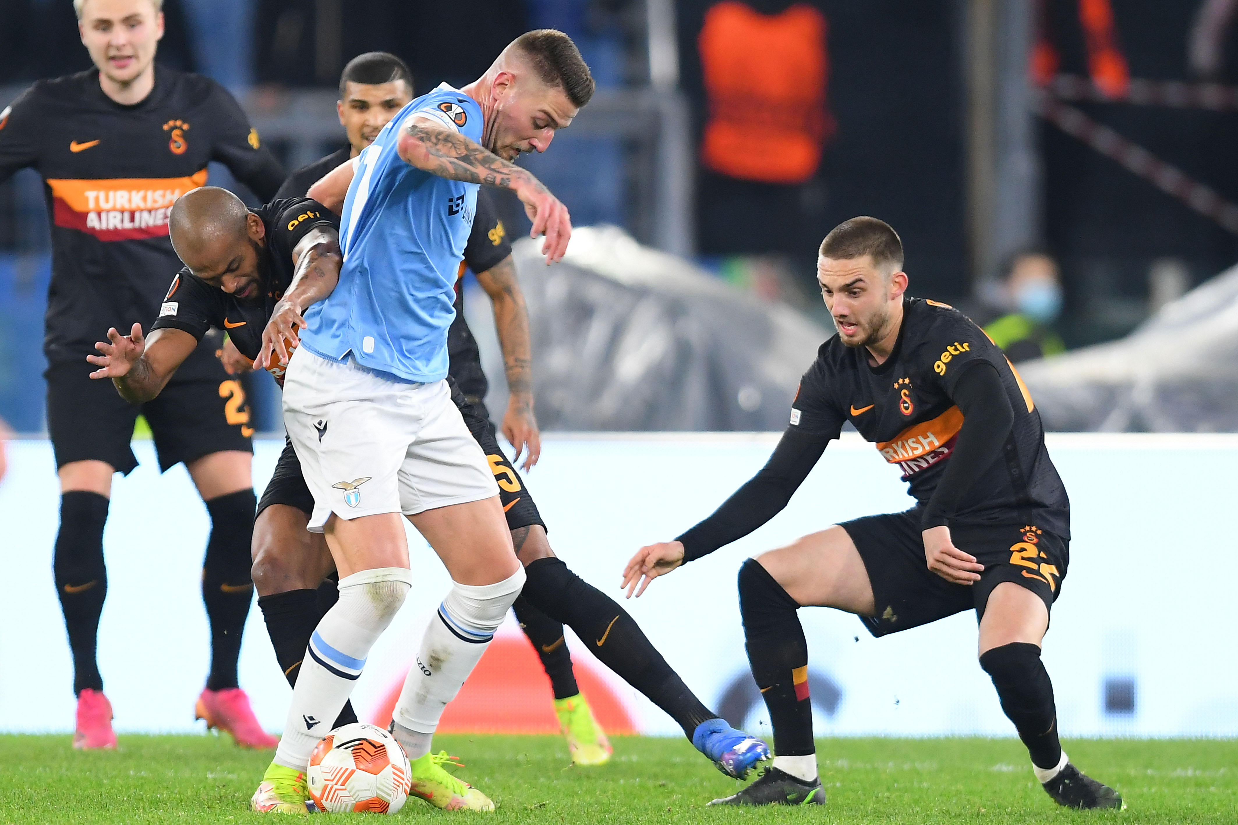 Galatasaray UEFA Avrupa Ligi'nde namağlup tur atladı| Lazio 0-0 Galatasaray