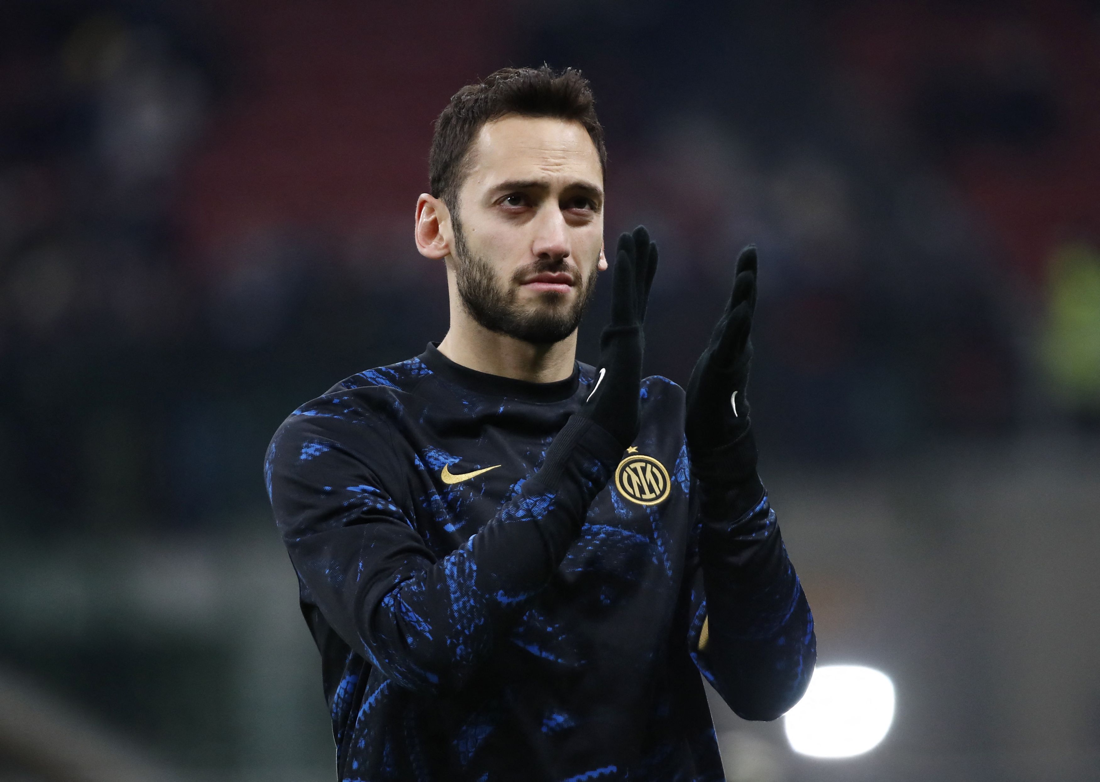 Hakan Çalhanoğlu'nun gol attığı maçta Inter farklı kazandı