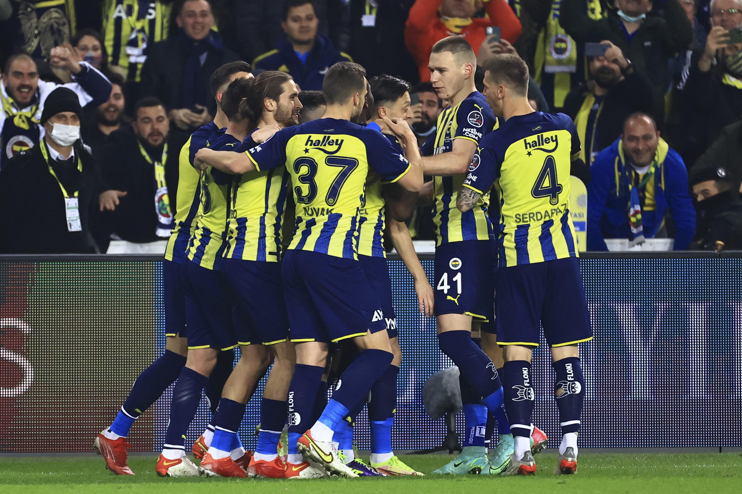 Dev derbide puanlar paylaşıldı! | Fenerbahçe 2-2 Beşiktaş