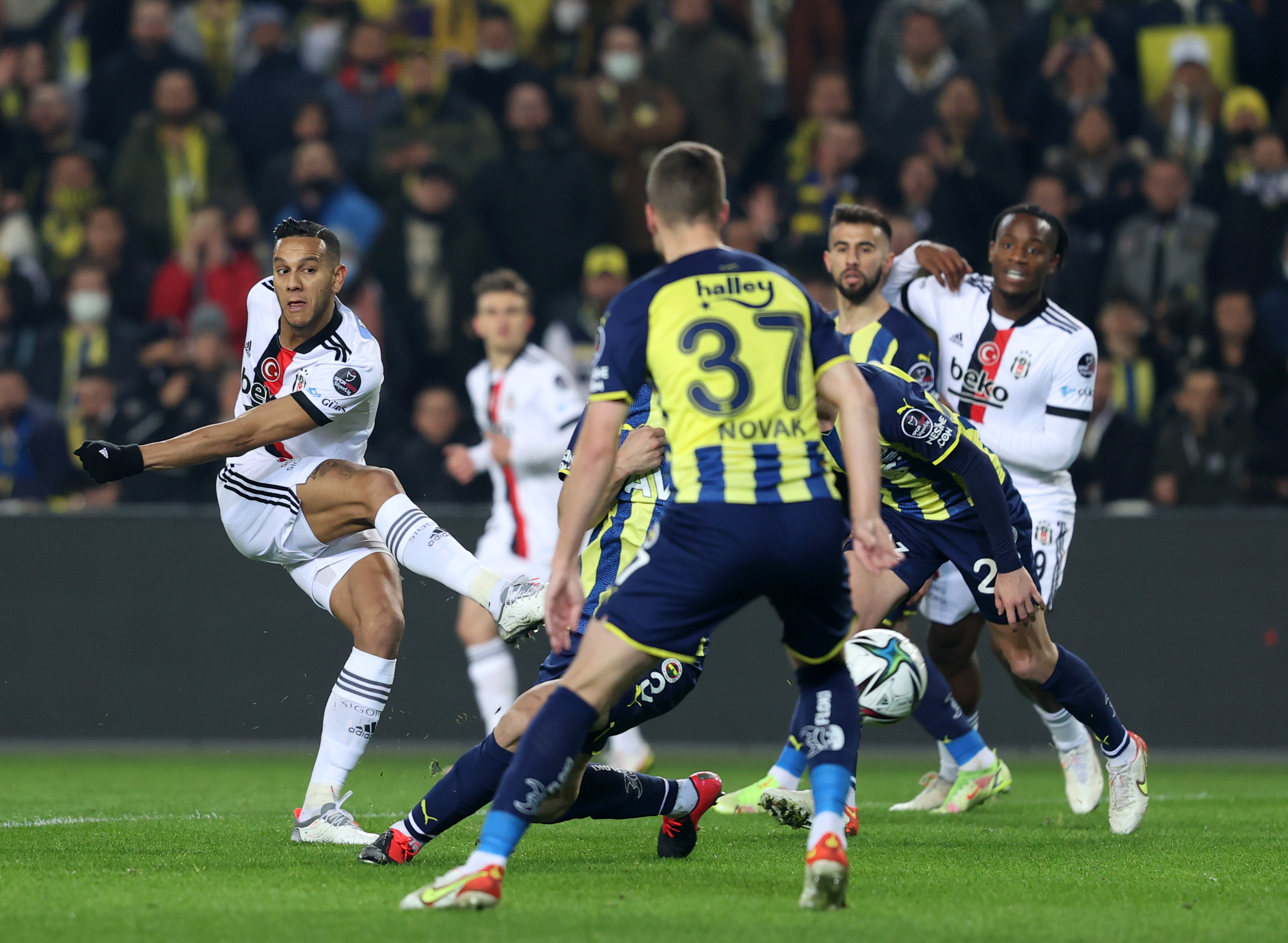 Serdar Ali Çelikler: Vitor ile yolları ayırmak lazım