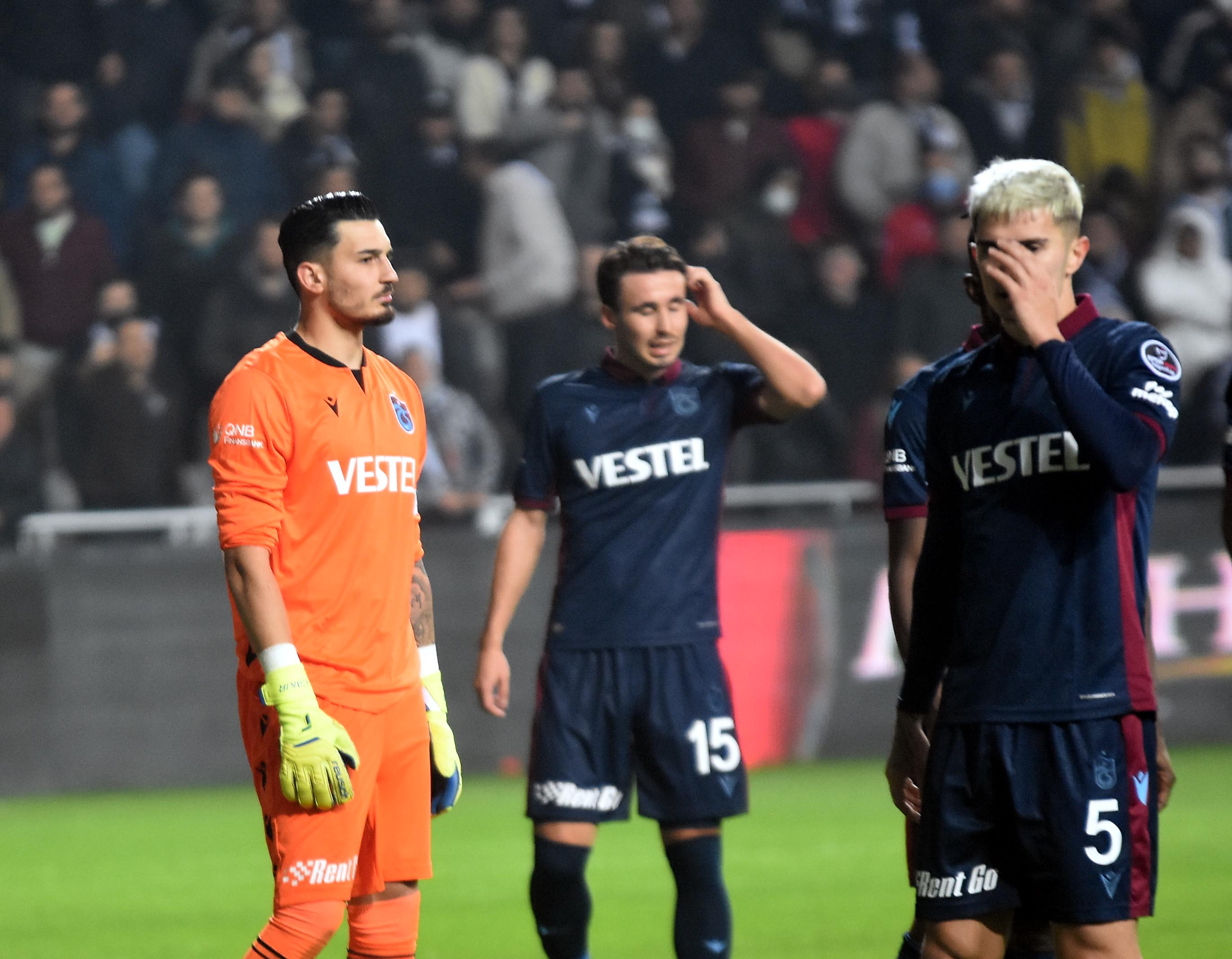 Lider Trabzonspor geriden gelerek kazanmasını bildi| Altay 1-2 Trabzonspor