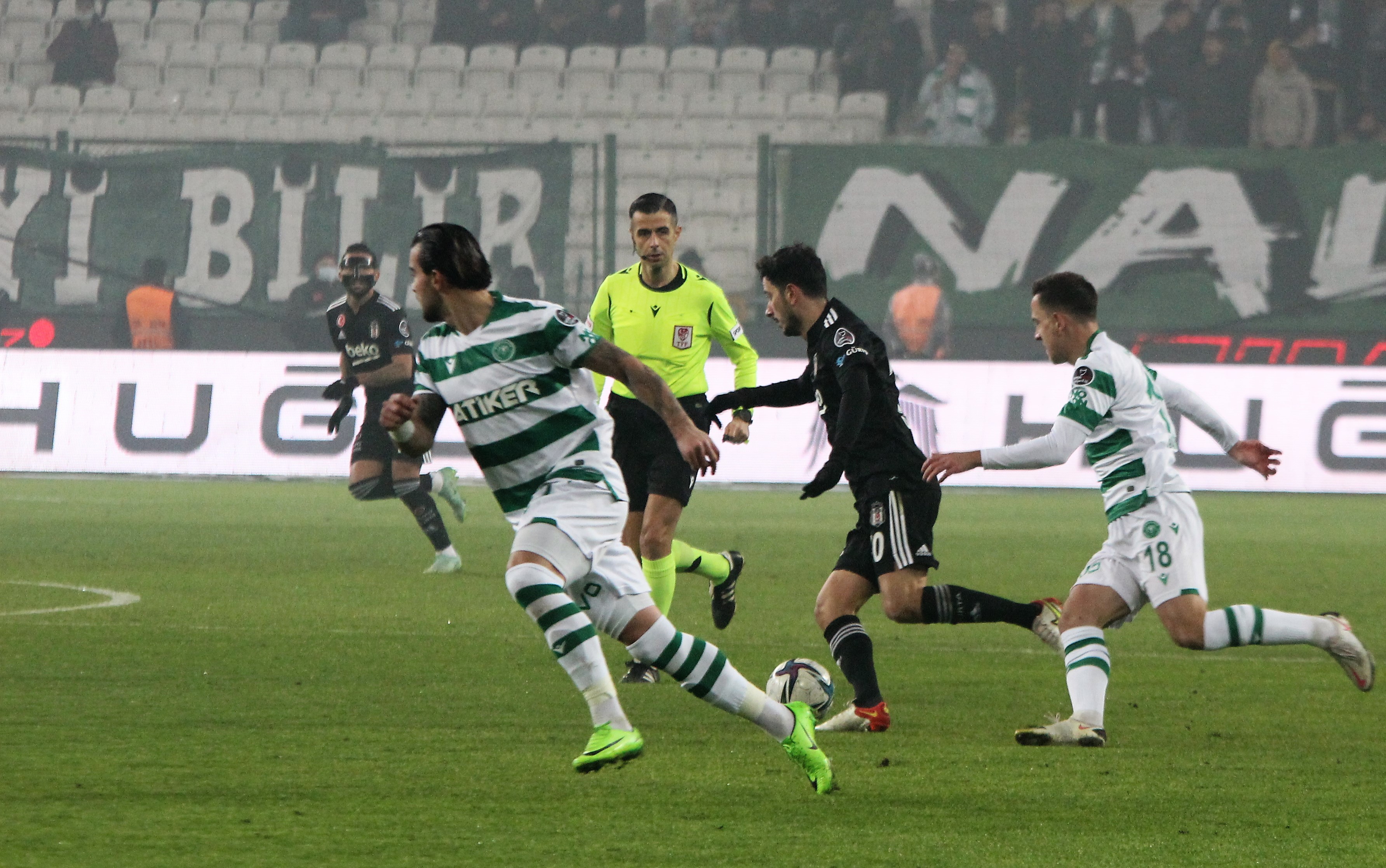 Konyaspor, son dakikada 3 puanı aldı! | Konyaspor 1-0 Beşiktaş