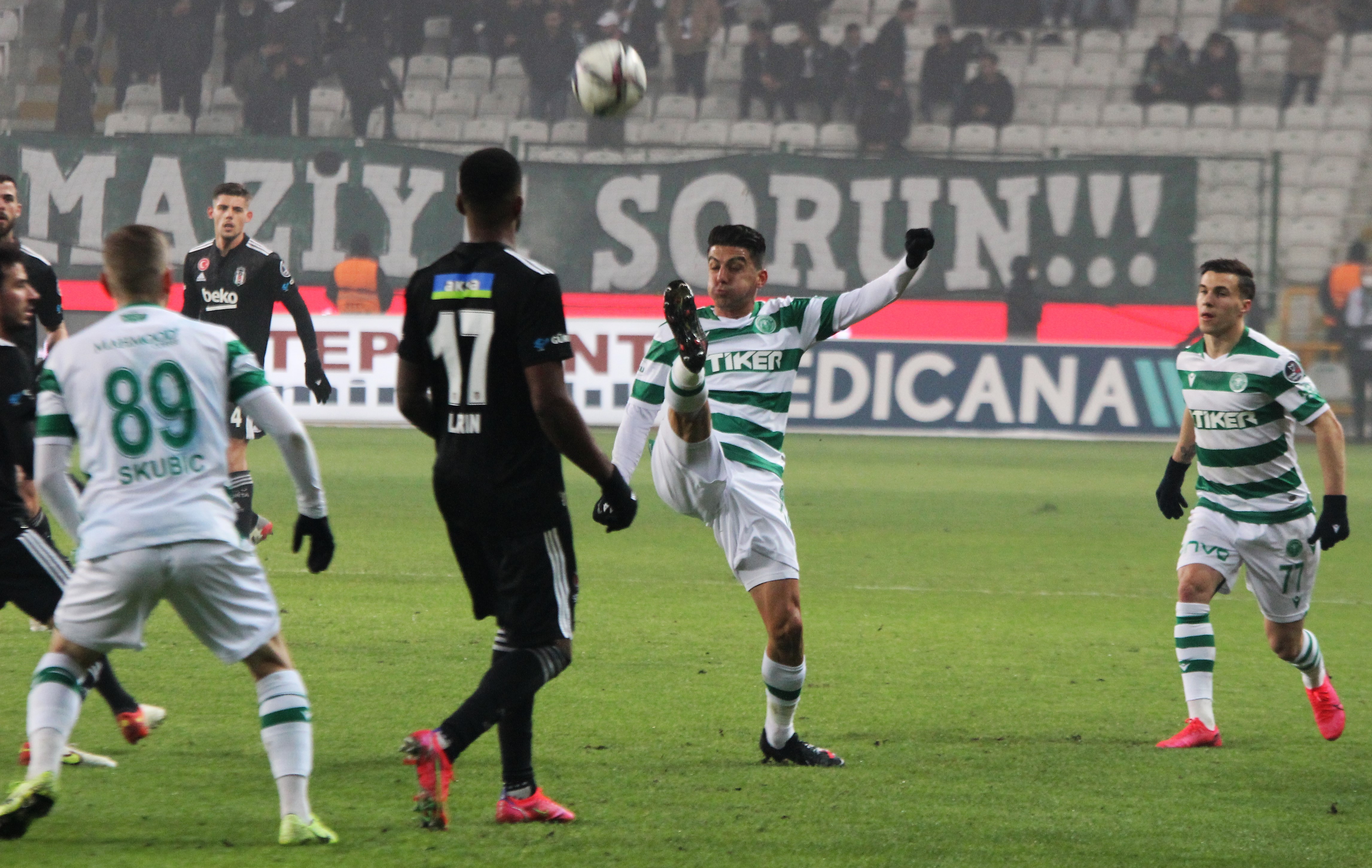 Konyaspor, son dakikada 3 puanı aldı! | Konyaspor 1-0 Beşiktaş