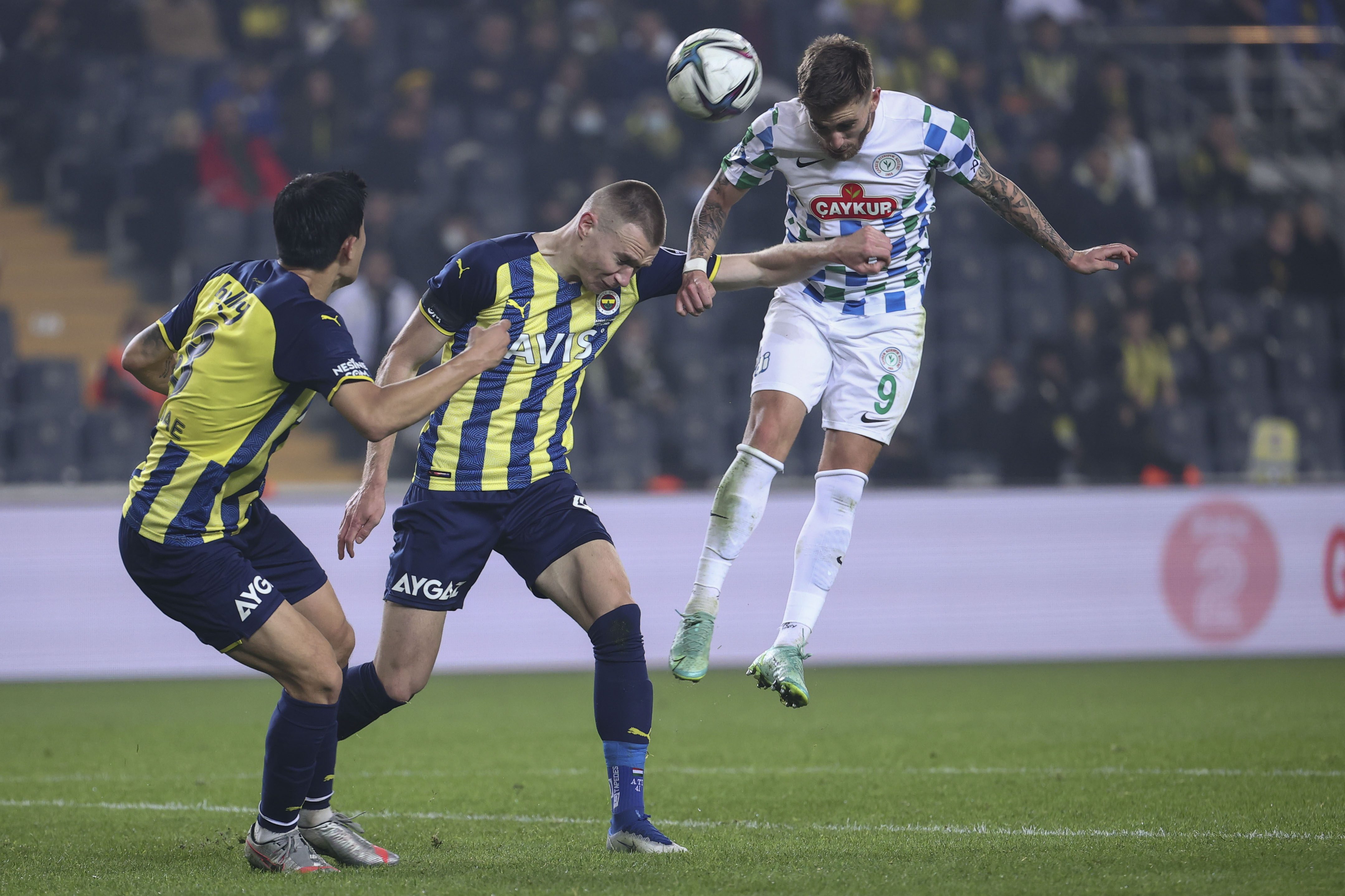 Nihat Kahveci, Mesut Özil'in neden oyundan çıktığını açıkladı