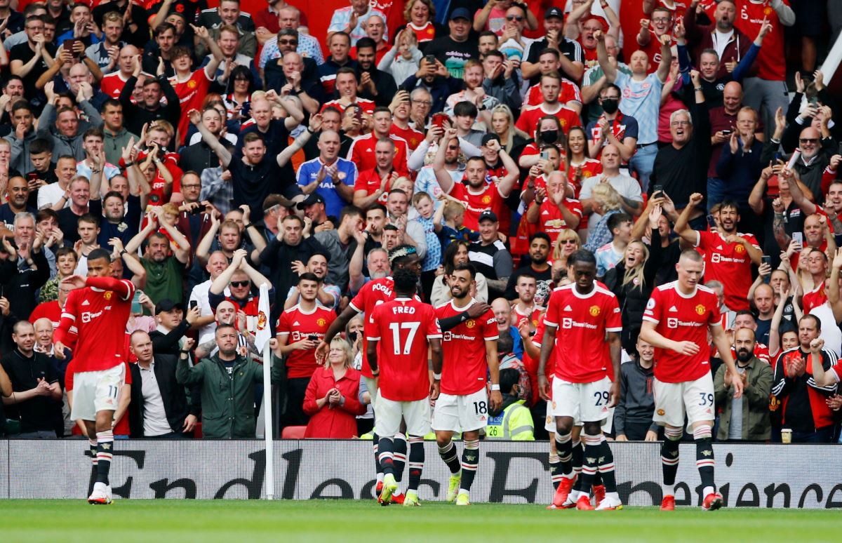 Paul Pogba yıldızlaştı, Manchester United farklı kazandı