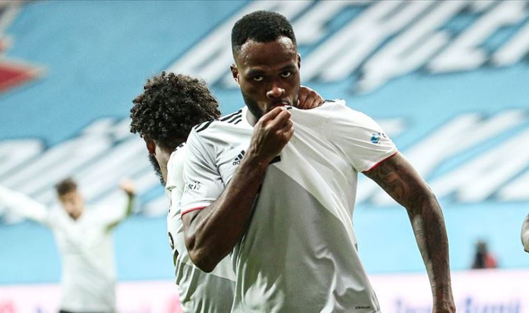 Beşiktaşlı taraftarlar sosyal medyada Cyle Larin için çağrıda bulundu