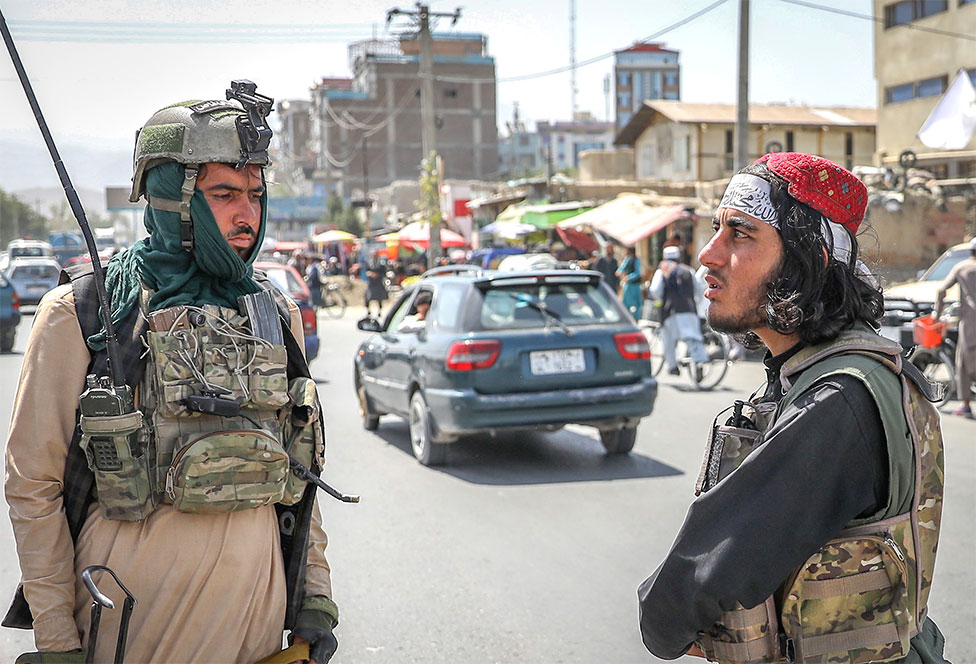 Fotoğraflarla: Taliban'ın kontrolüne geçmesinden bir gün sonra Kabil'de yaşananlar