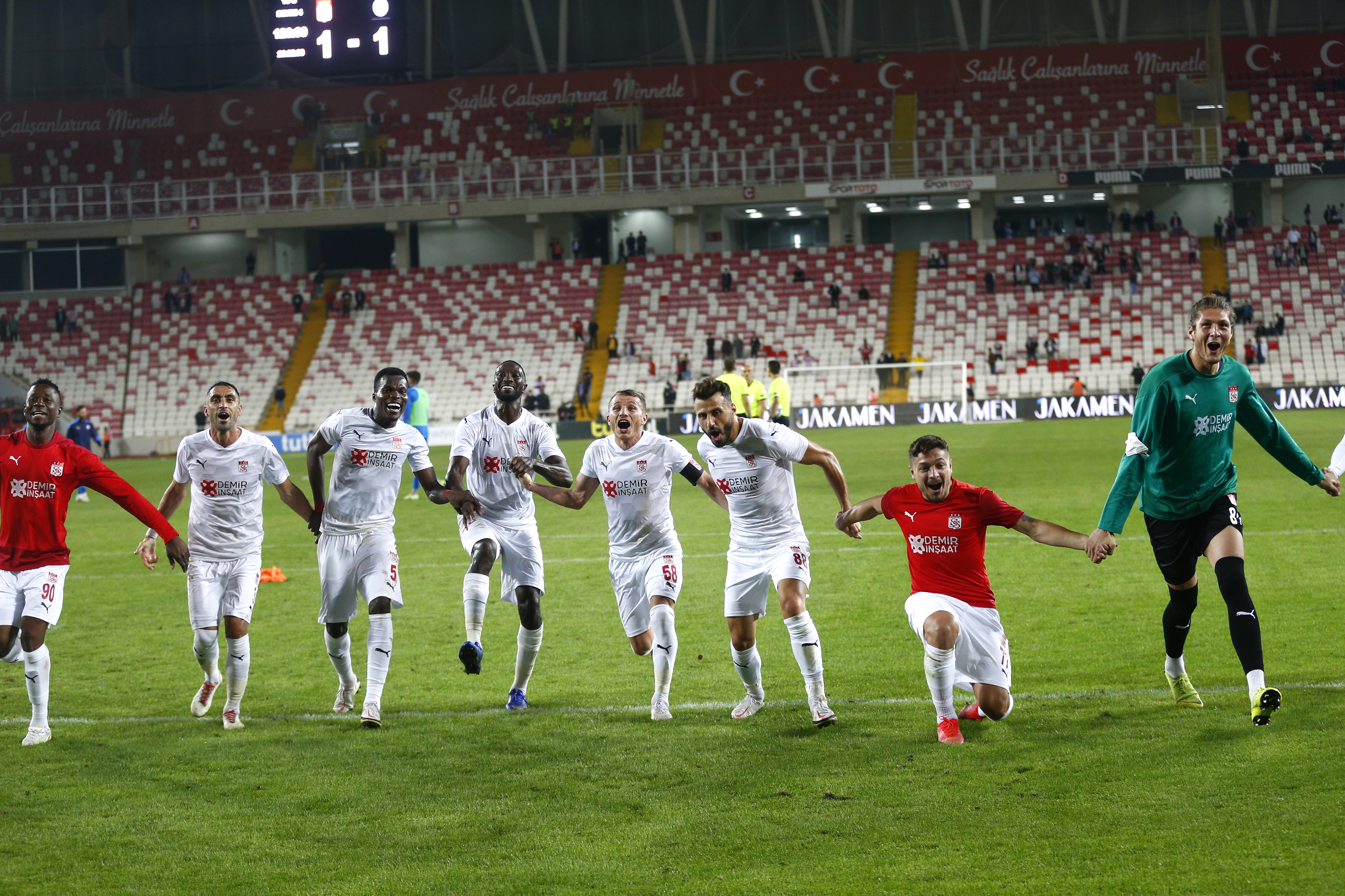 Fenerbahçe, Galatasaray, Trabzonspor ve Sivasspor'un Avrupa maçları hangi kanalda yayımlanacak?