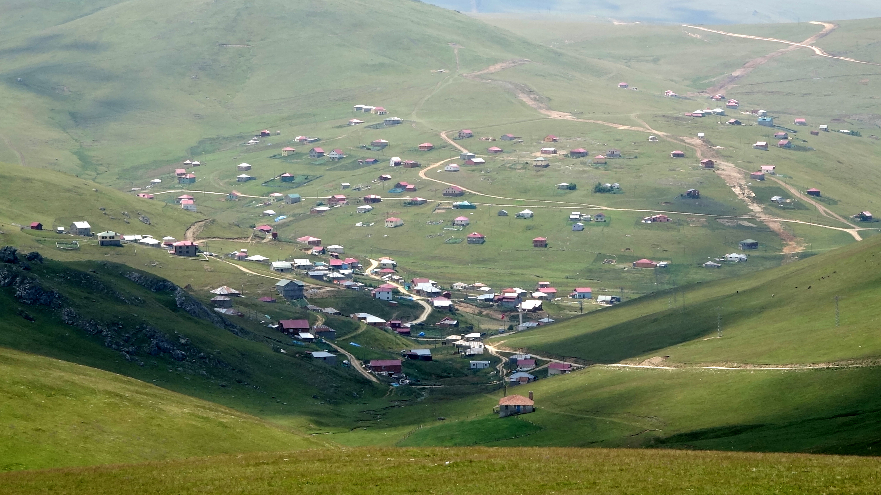 Gümüşhane'nin yeşil cenneti Taşköprü Yaylası çöplüğe döndü