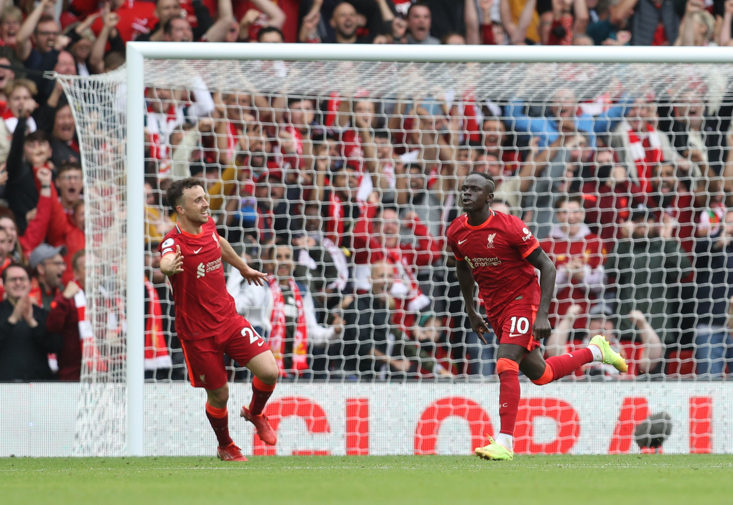 Liverpool, evinde Burnley'e şans tanımadı