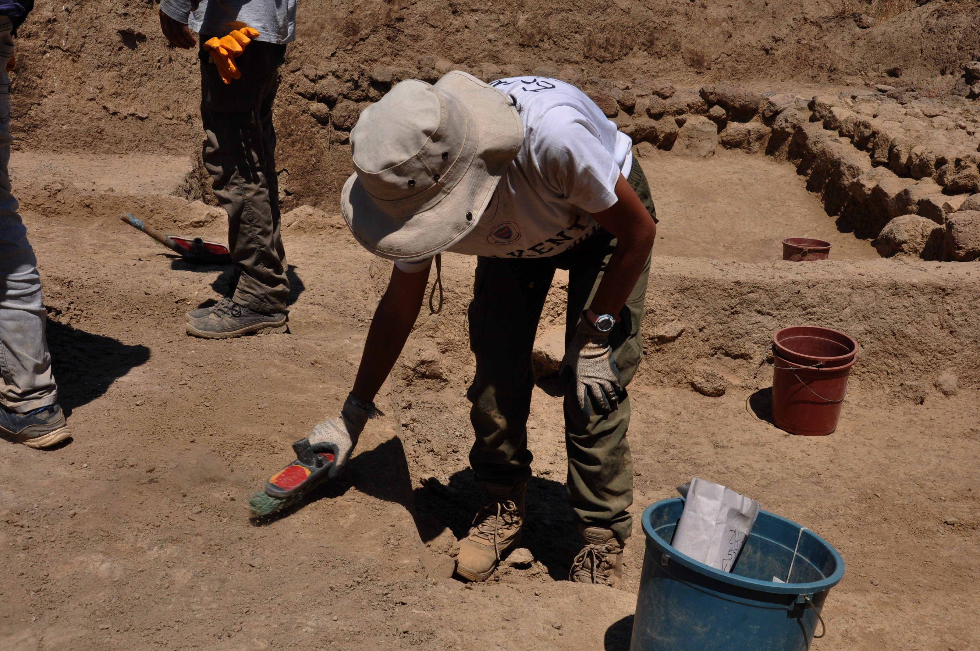 Zincirli Höyük'te, Demir ve Orta Çağ eserleri bulundu