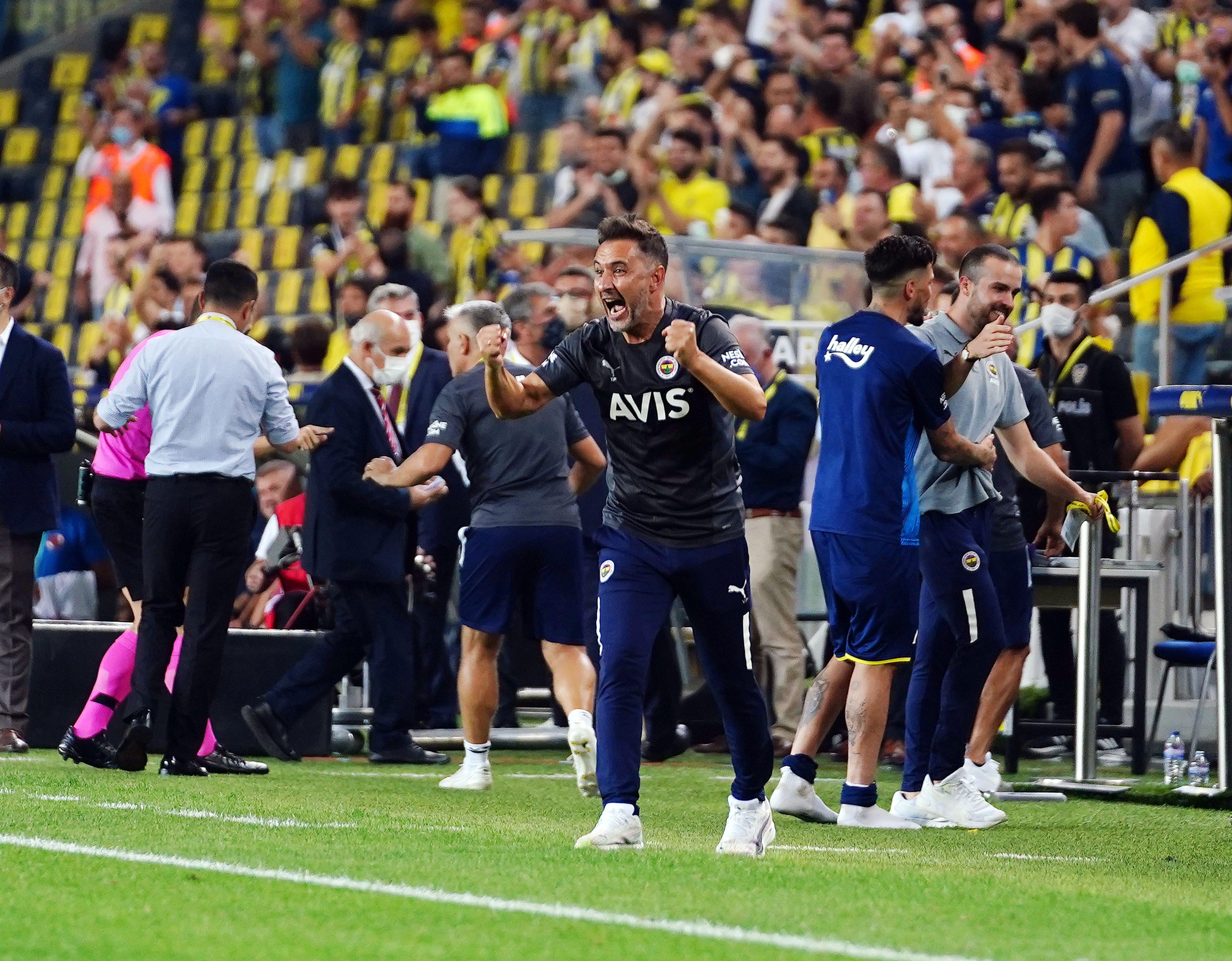 Ünlü gazeteci Mehmet Demirkol, Fenerbahçe'nin golcü transferini değerlendirdi