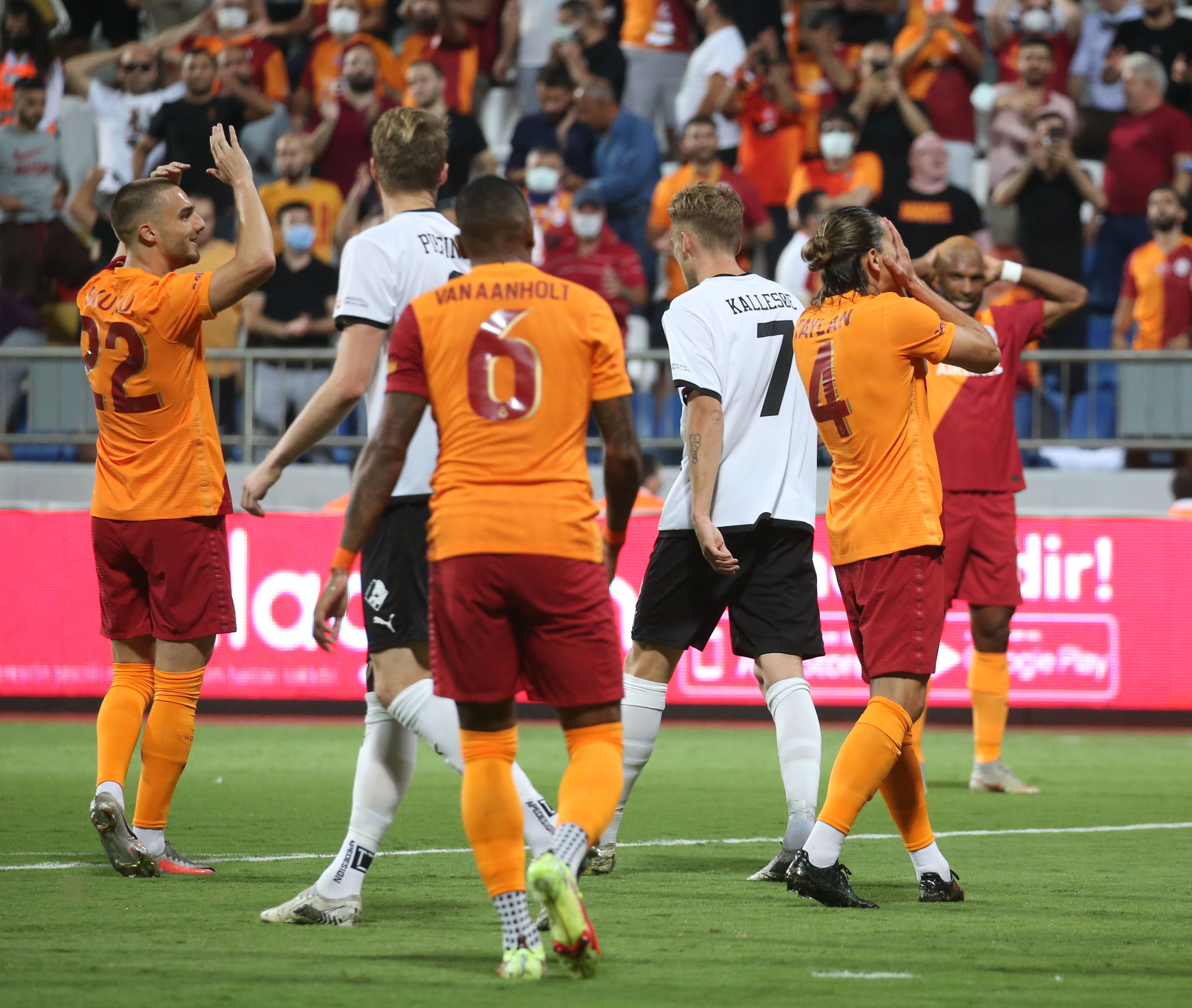 Galatasaray, Randers'ı eleyerek gruplara kalmayı başardı! 2-1