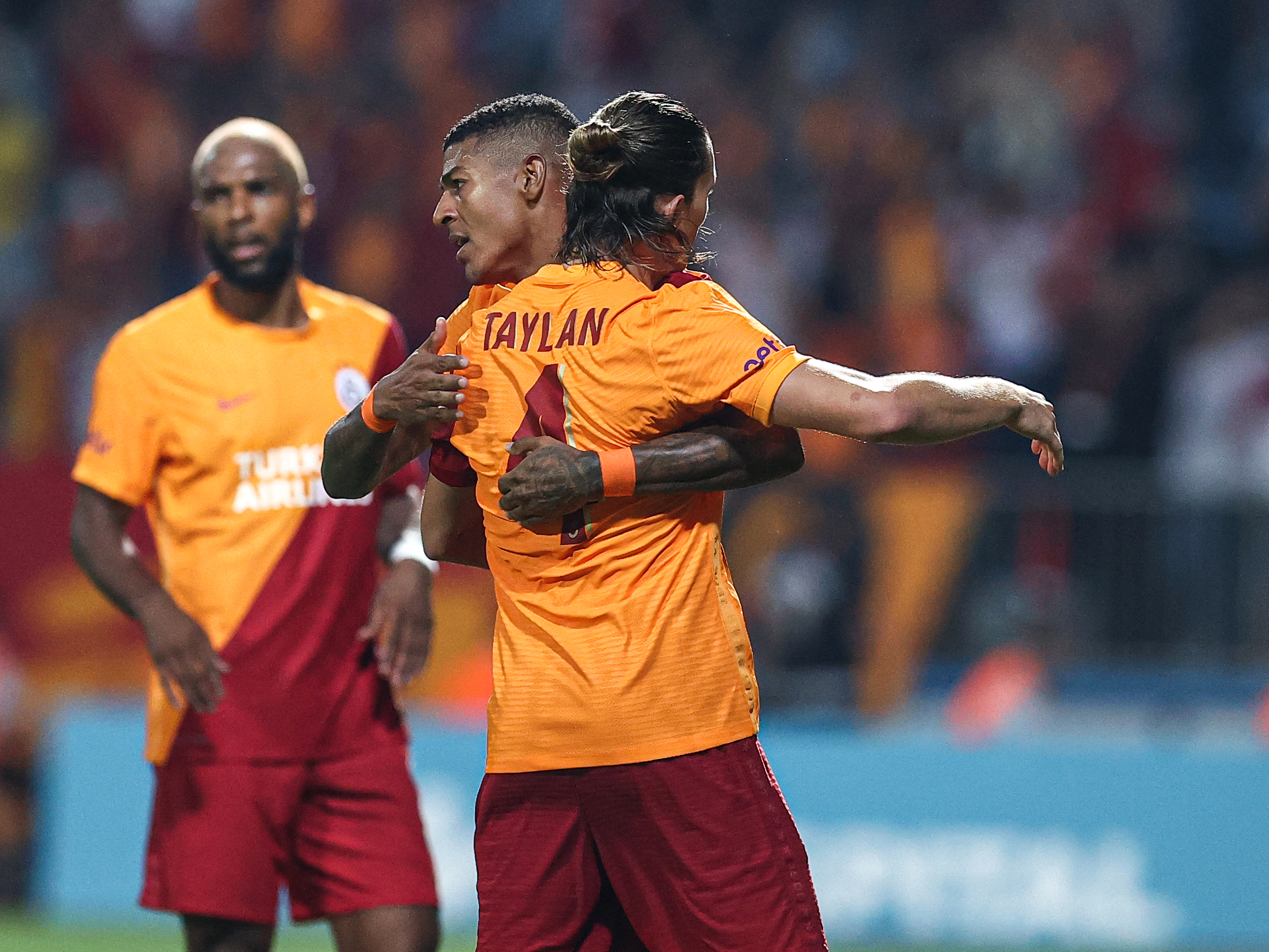 Galatasaray, Randers'ı eleyerek gruplara kalmayı başardı! 2-1