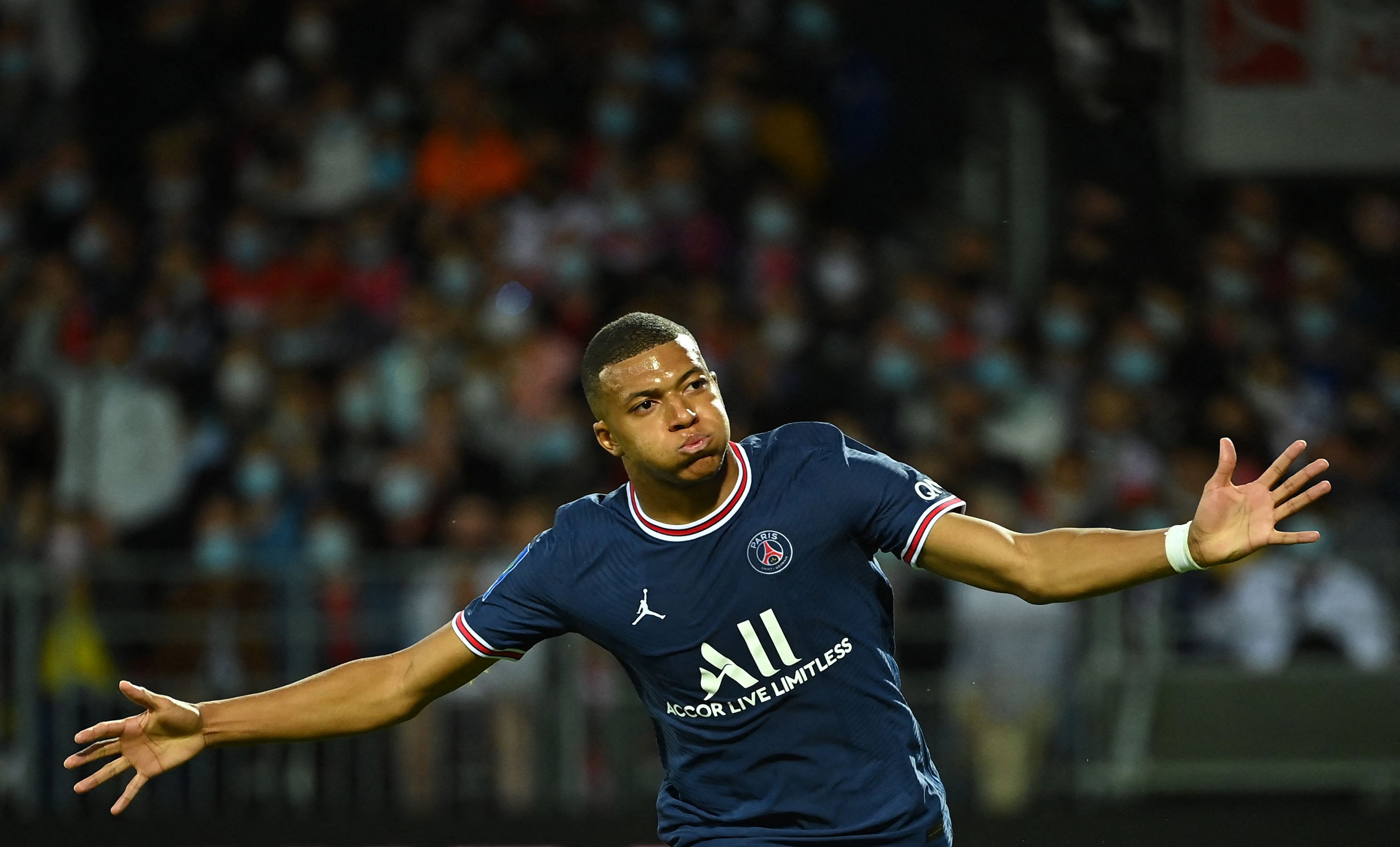 Kylian Mbappe, Real Madrid'e transfer oluyor