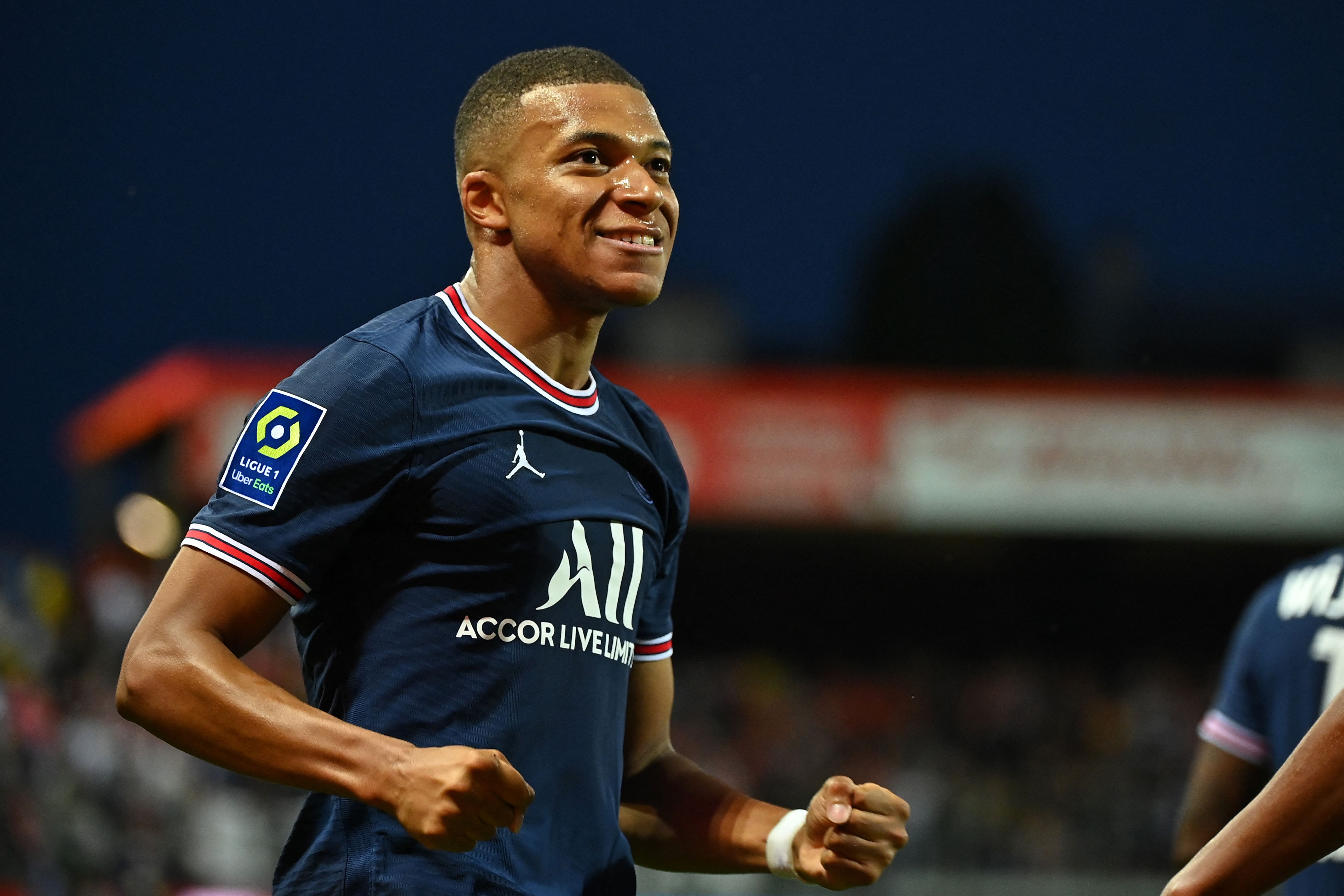 Kylian Mbappe, Real Madrid'e transfer oluyor