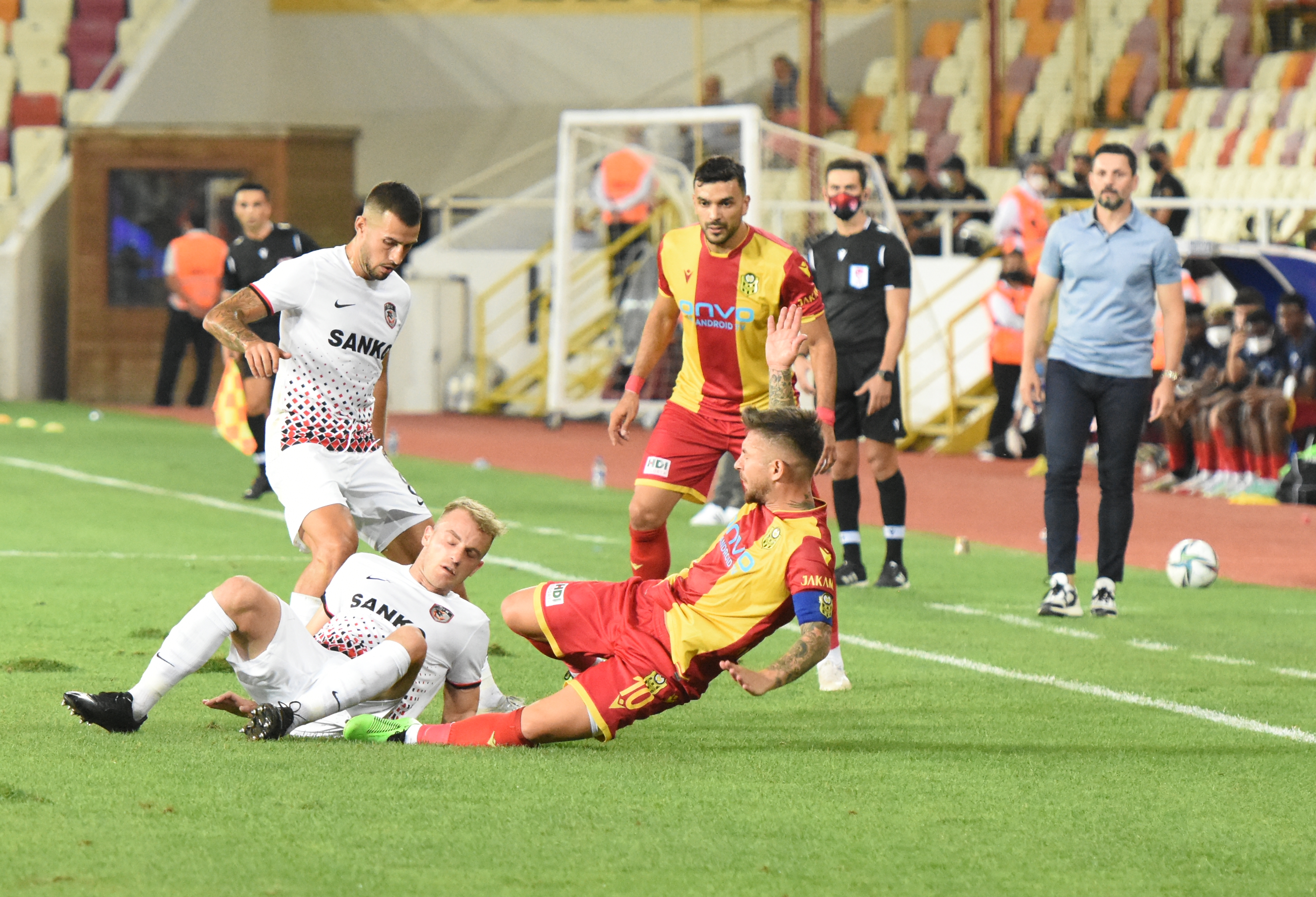 Yeni Malatyaspor'dan milli takım için Adem Büyük göndermesi