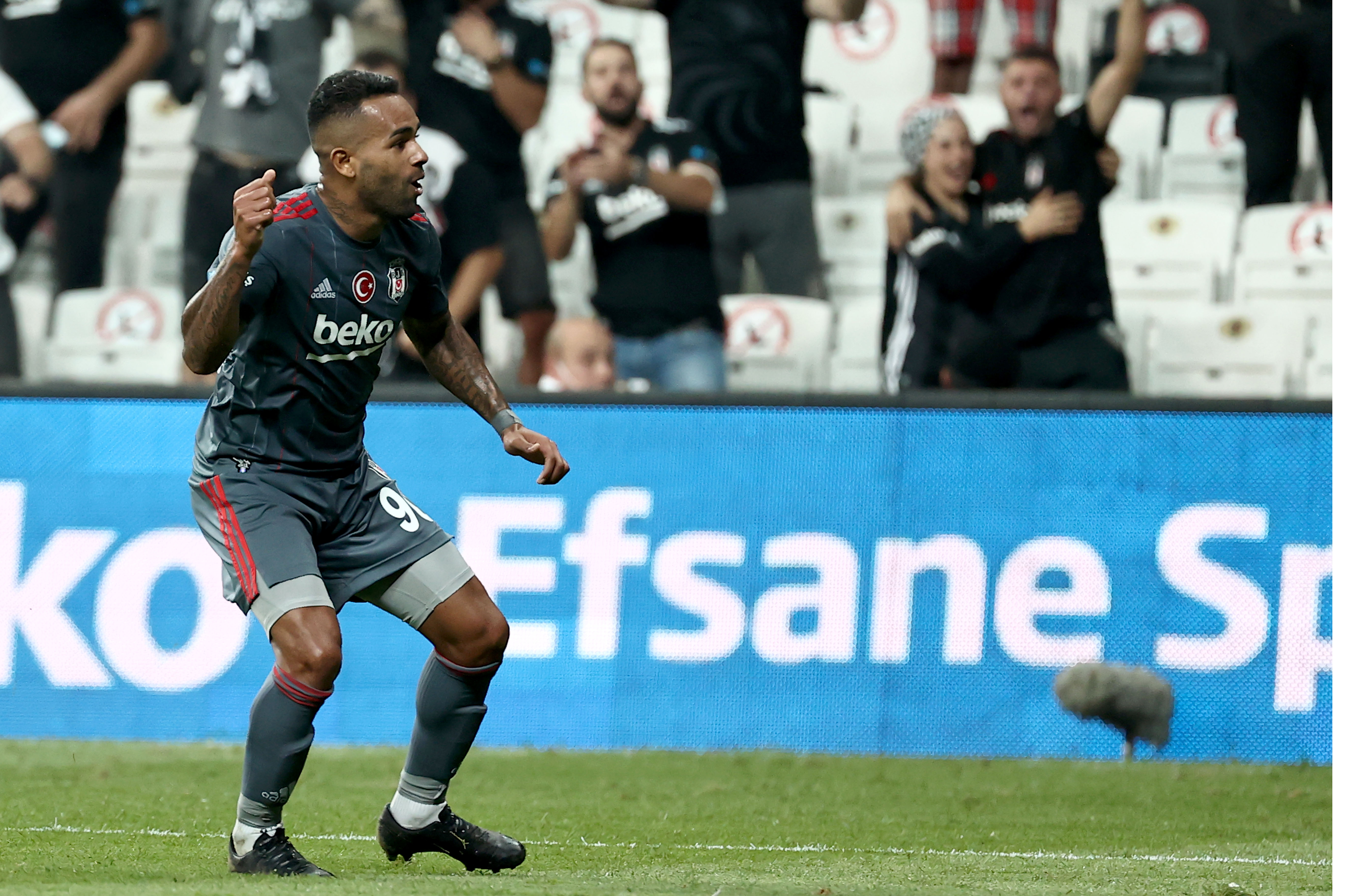 Beşiktaş, sahasında Karagümrük'ü yendi | 1-0