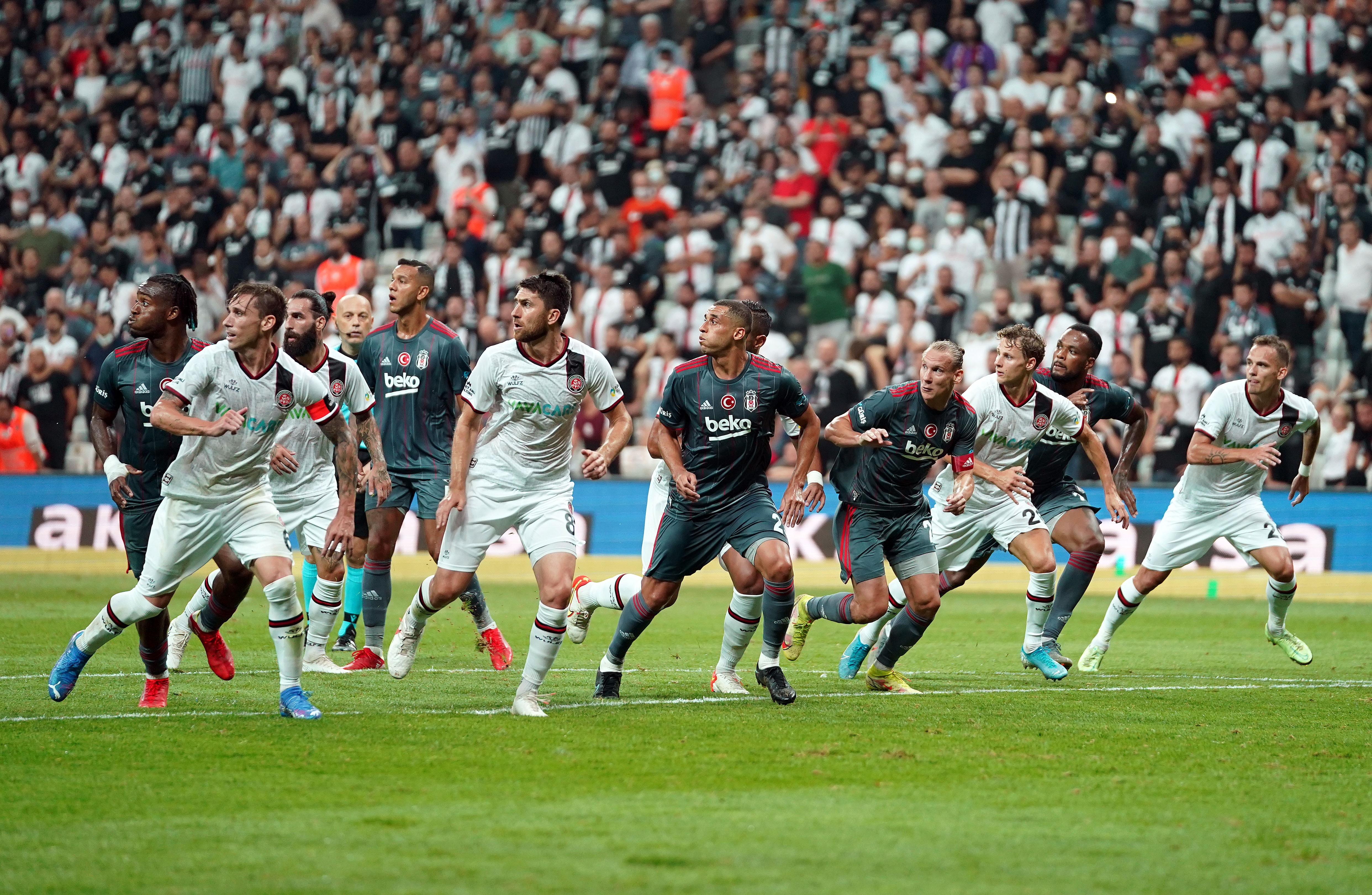 Beşiktaş, sahasında Karagümrük'ü yendi | 1-0