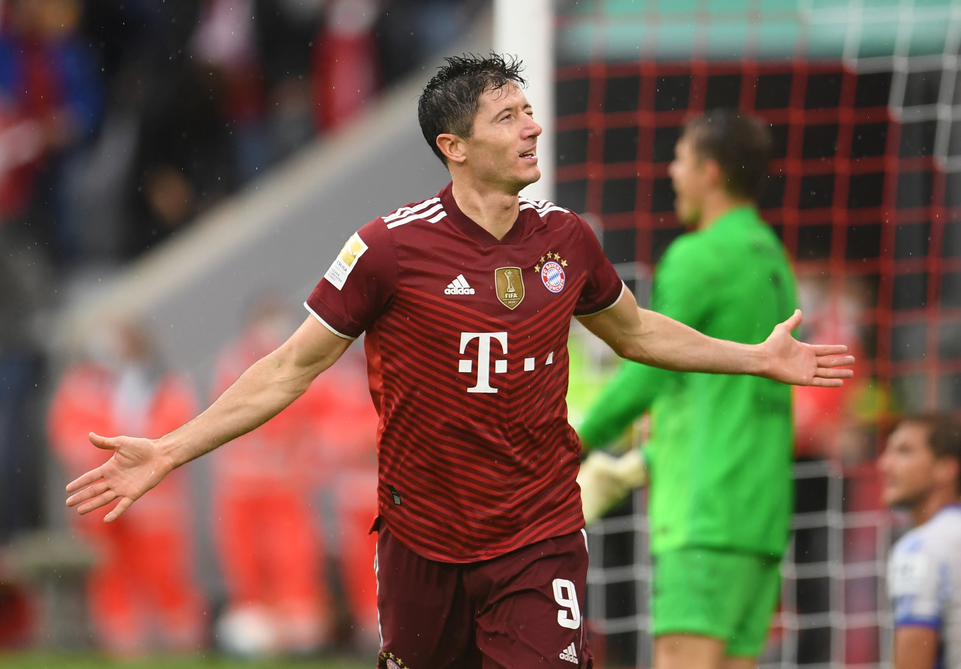 Bayern Münih kazandı, Lewandowski rekor kırdı