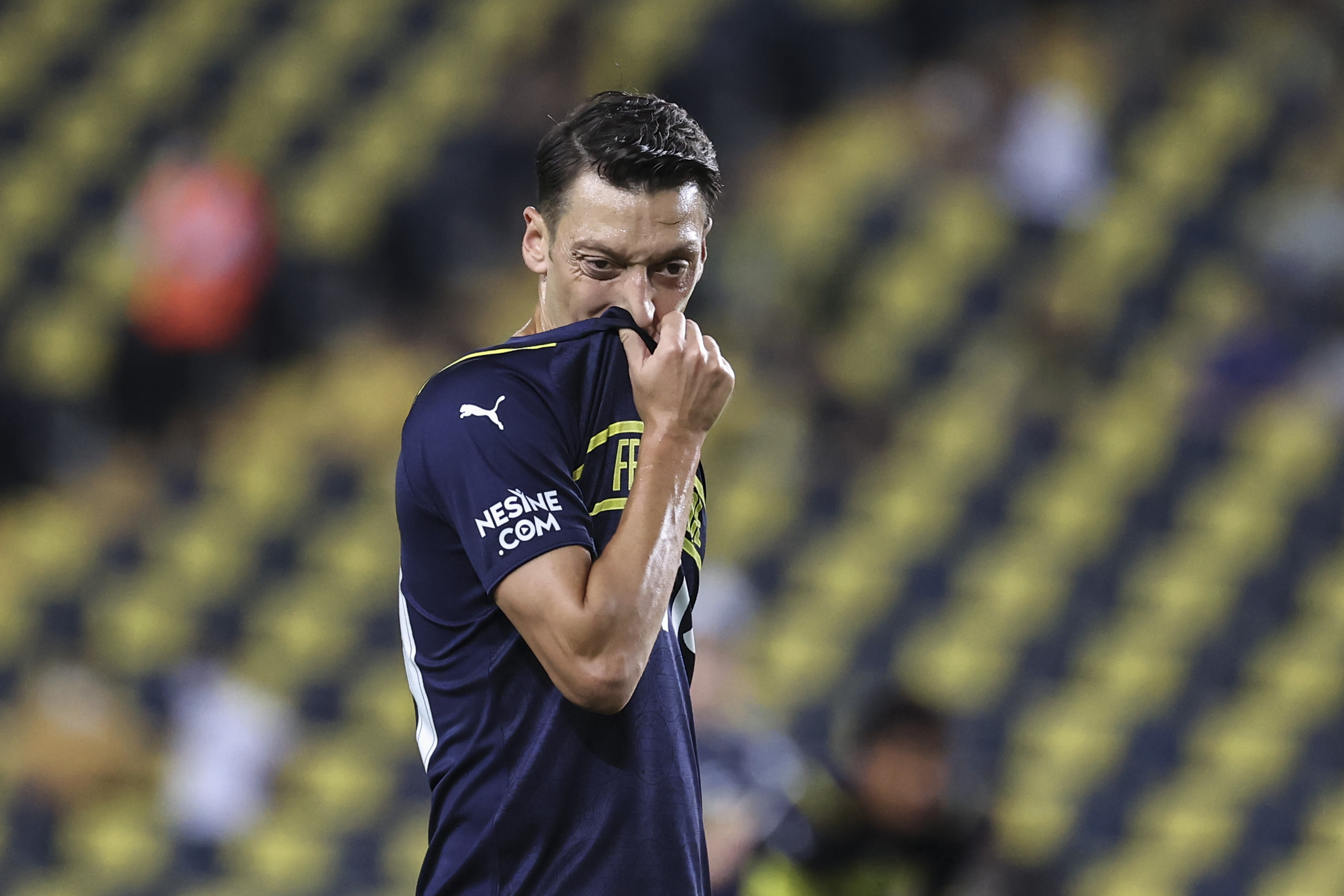 Ünlü gazeteci Serdar Ali Çelikler'den Mesut Özil yorumu