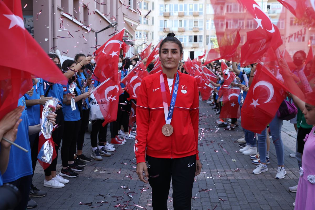 TOKYO 2020 | Olimpiyatlara Türk kadını damgasını vurdu