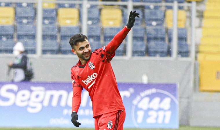 Beşiktaş, Rachid Ghezzal için Leicester City ile anlaşmaya vardı