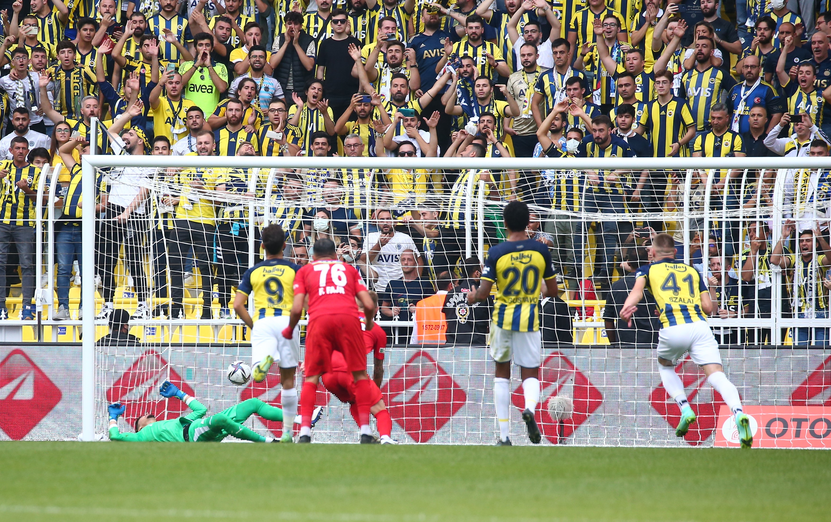 Fenerbahçe, Sivasspor ile yenişemedi! 1-1