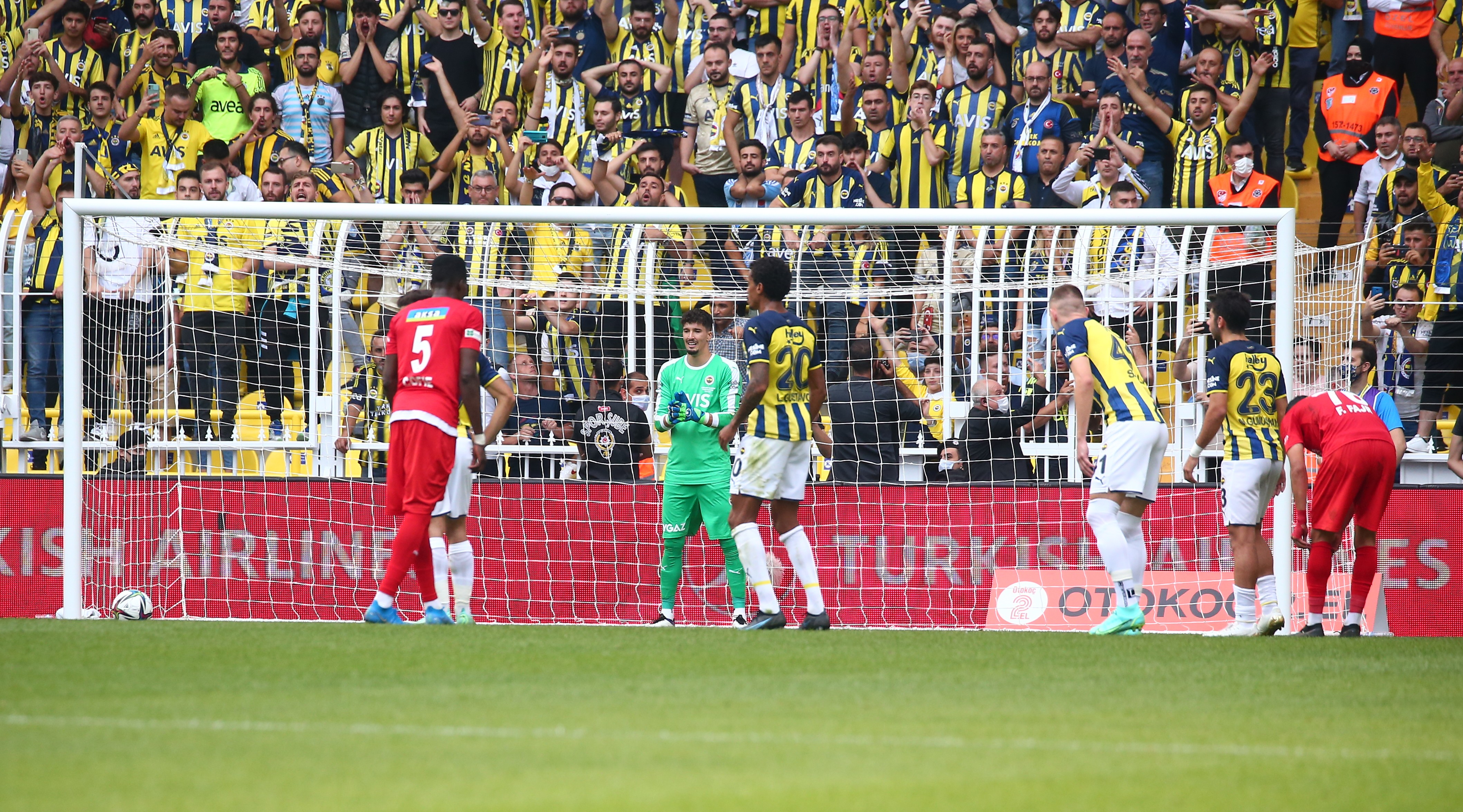 Fenerbahçe, Sivasspor ile yenişemedi! 1-1