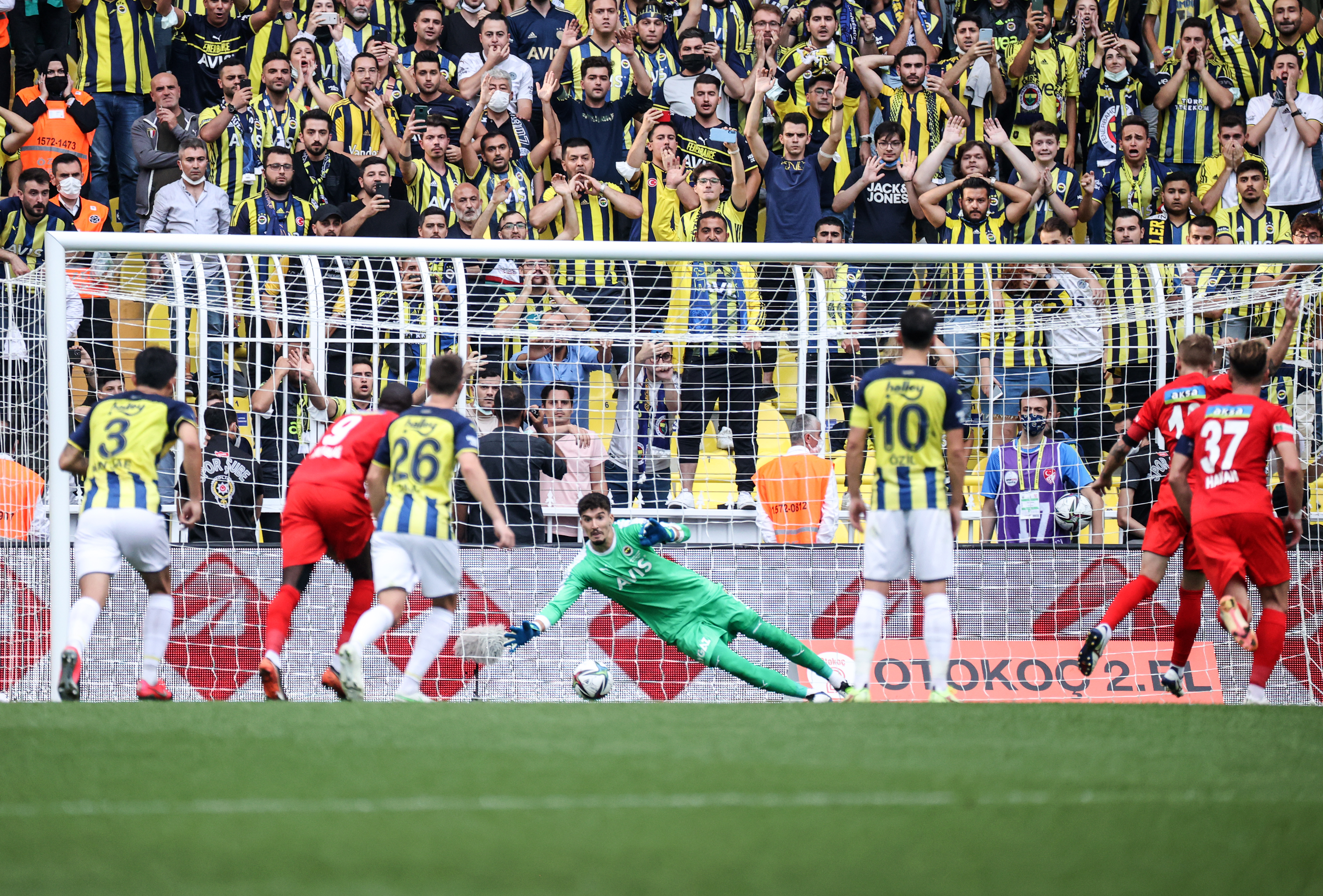 Rıdvan Dilmen, Altay Bayındır'ın penaltı pozisyonunu değerlendirdi