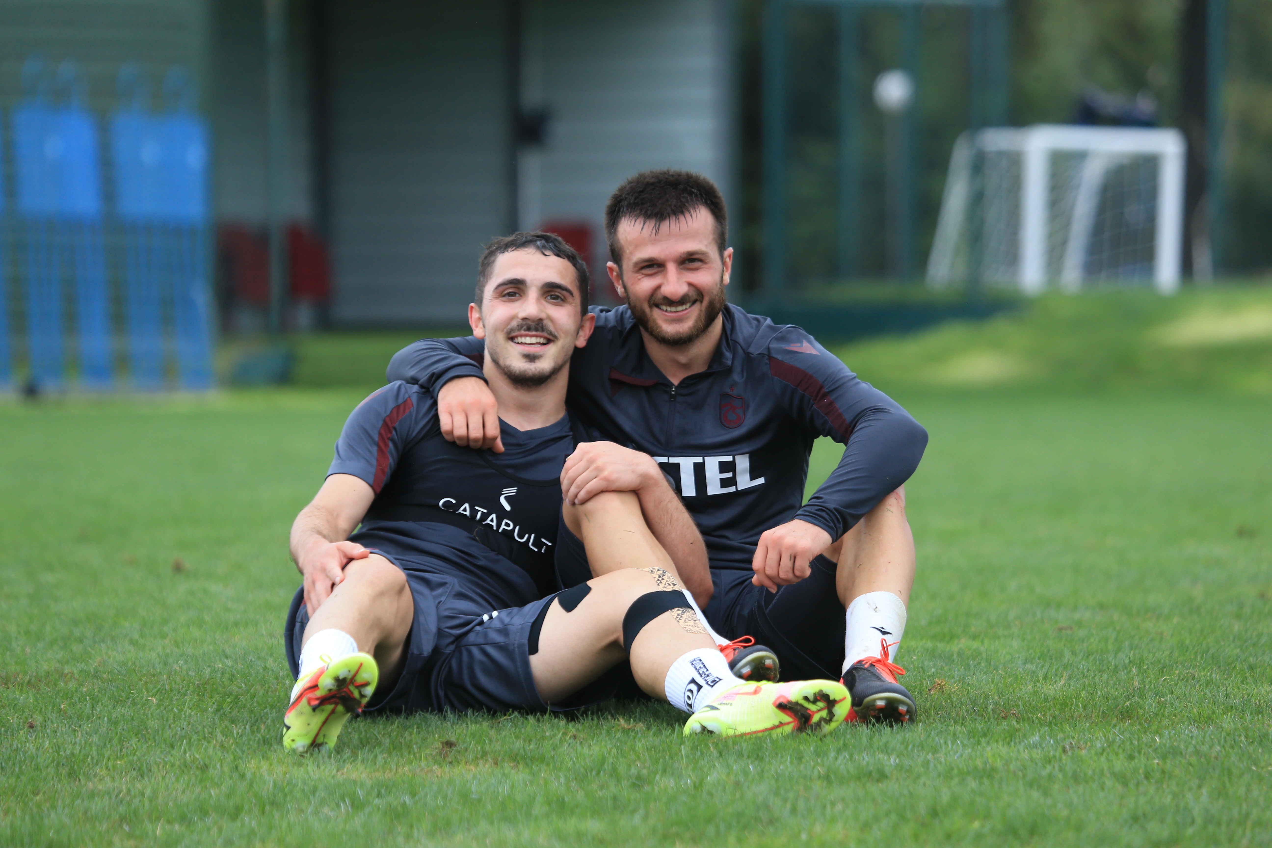 Trabzonspor'da Abdülkadir Ömür ve İsmail Köybaşı, oyundan çıkarken ıslıklandı