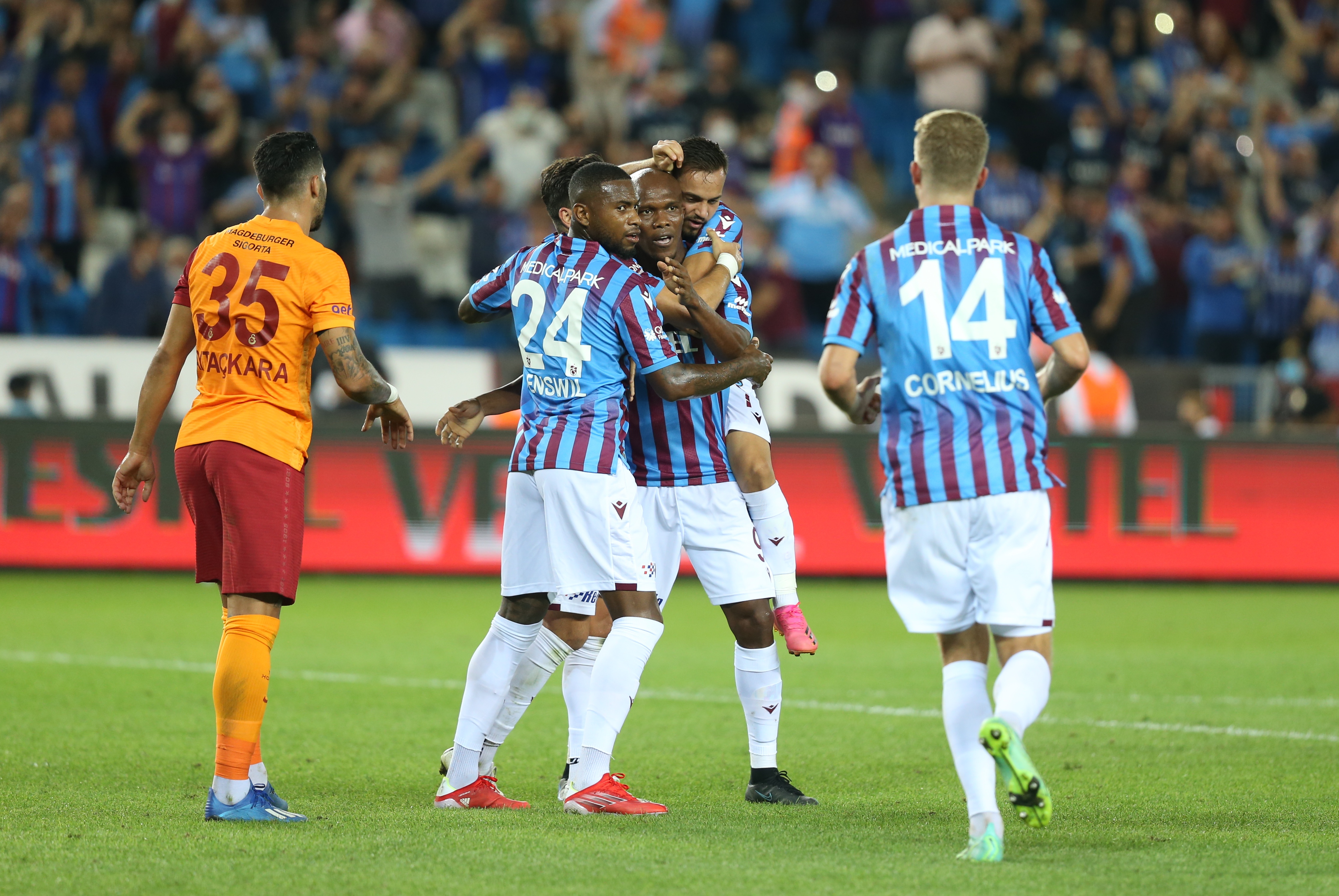 Trabzonspor ile Galatasaray yenişemedi! 2-2