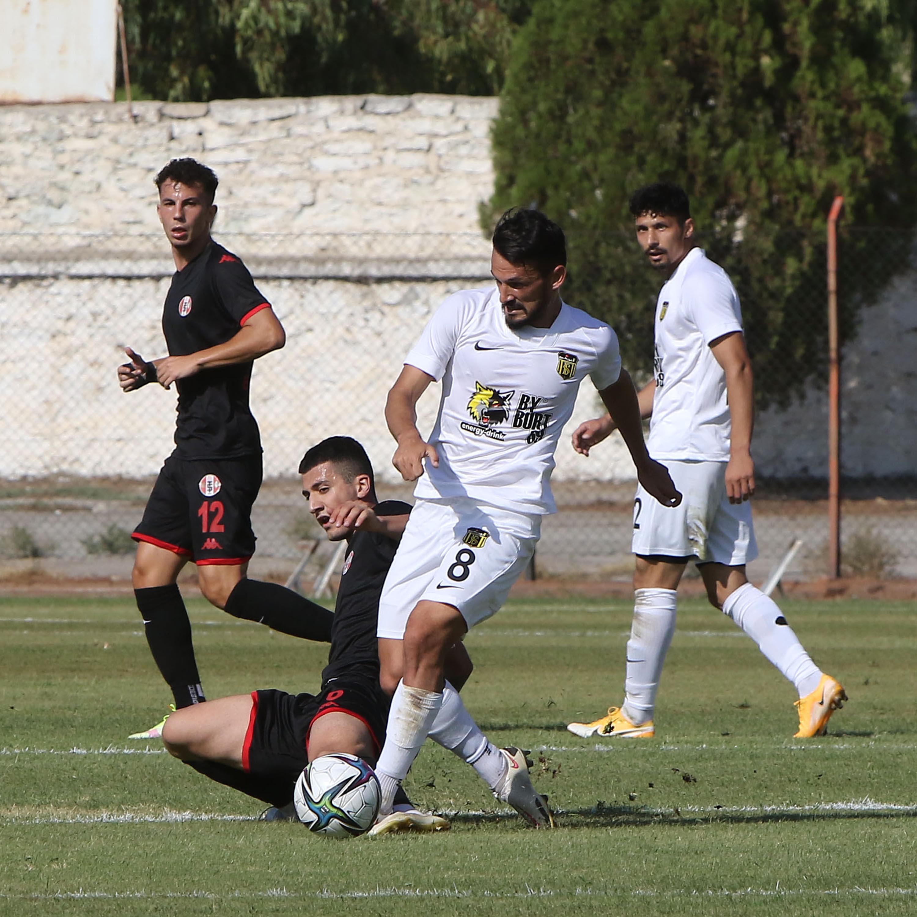 TFF 2.Lig ekiplerinden Turgutluspor'da başkanın eşinden dikkat çeken hareket