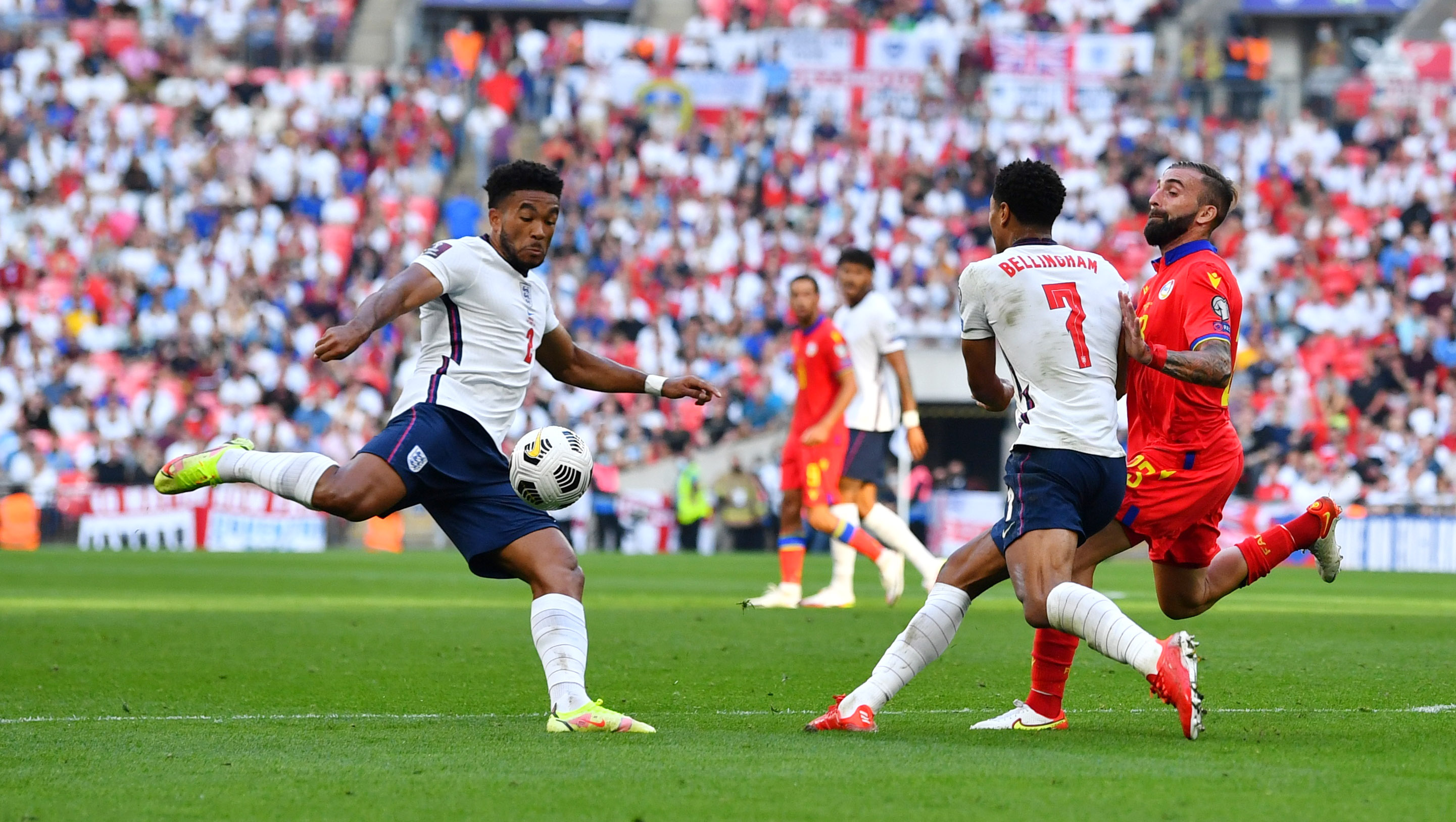 Chelsea'nin yıldızı Reece James'in evine hırsız girdi