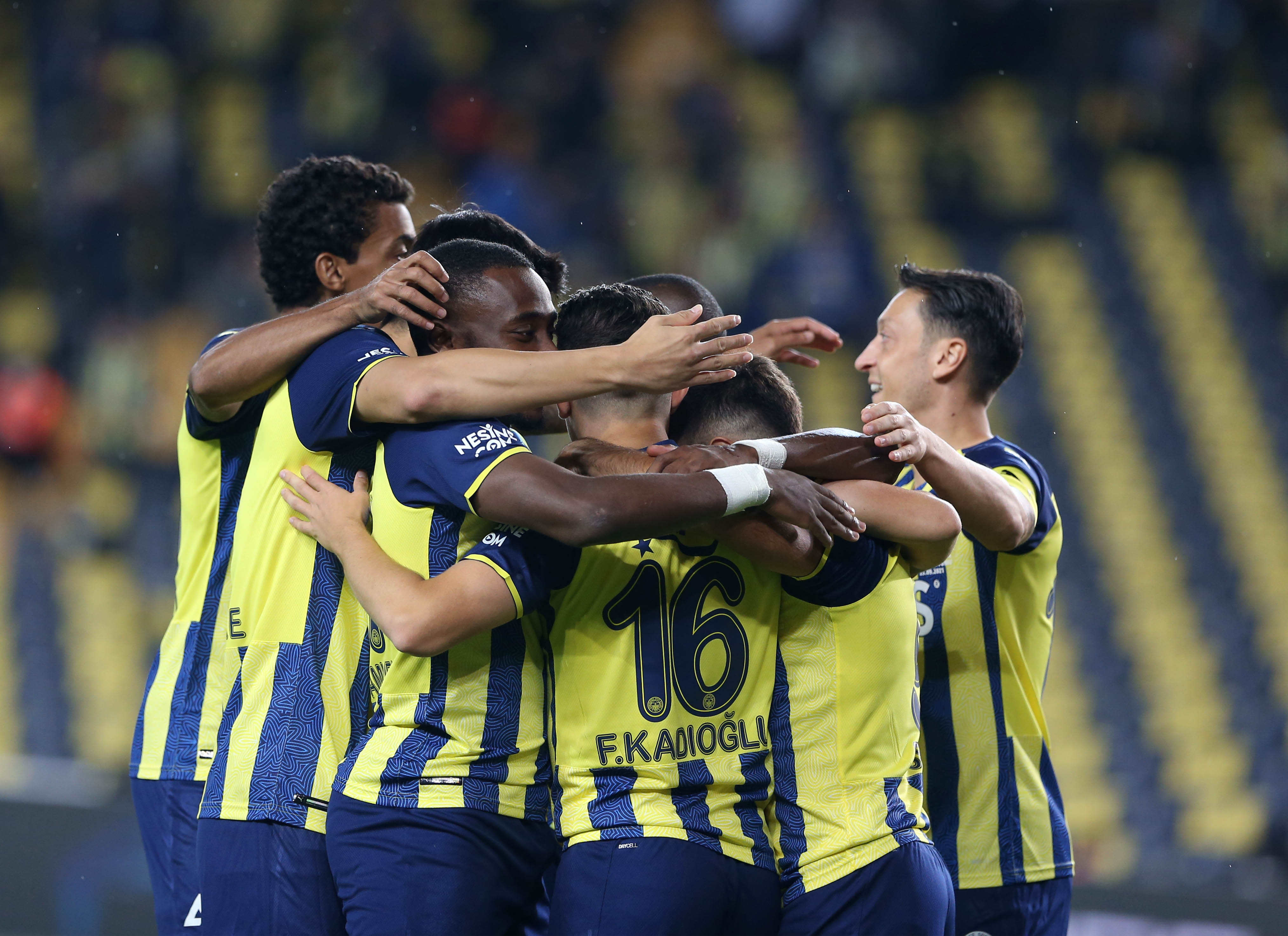 Fenerbahçe, evinde 3 puanı aldı! Fenerbahçe 2 -1 Giresunspor