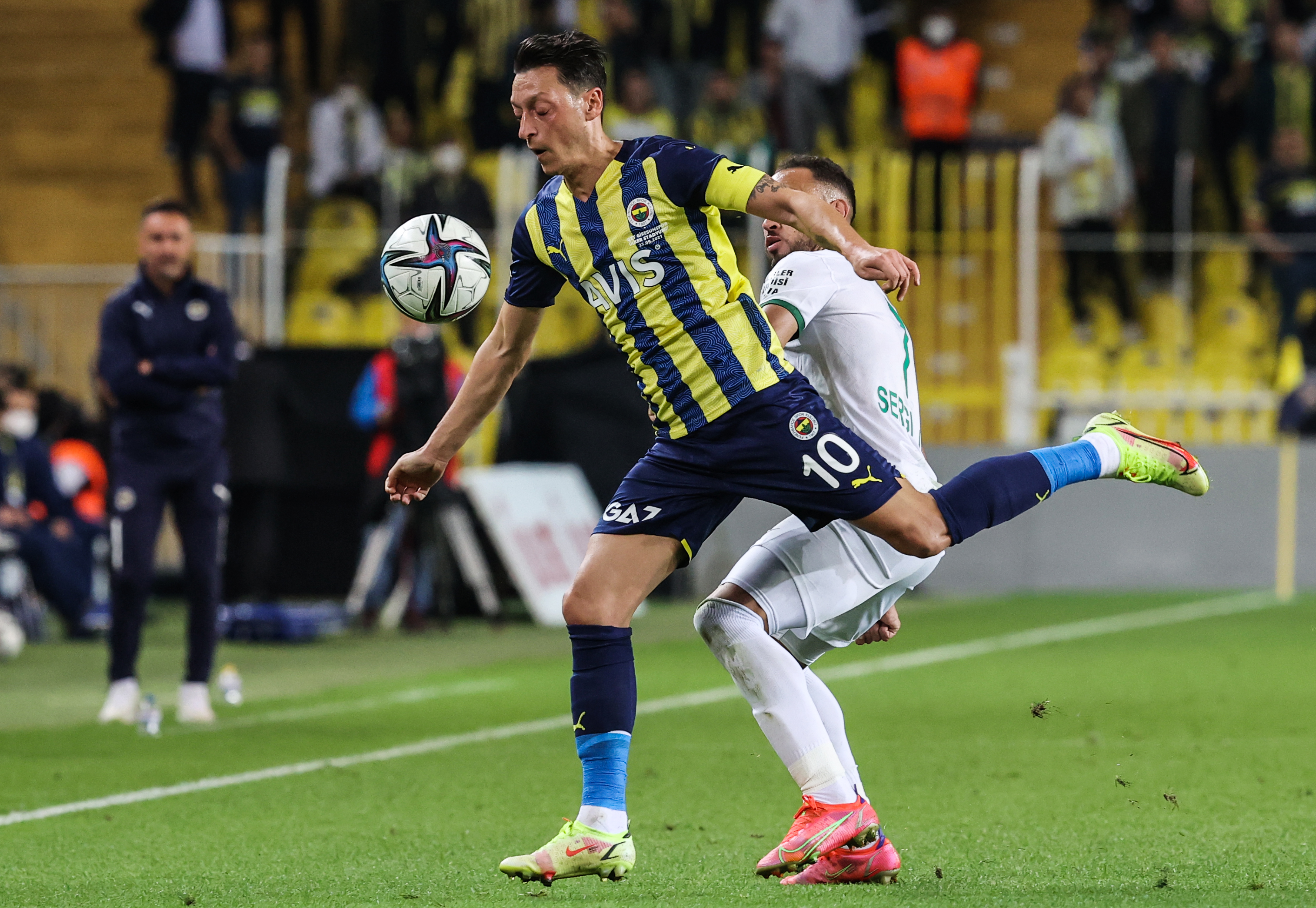 Fenerbahçe, evinde 3 puanı aldı! Fenerbahçe 2 -1 Giresunspor