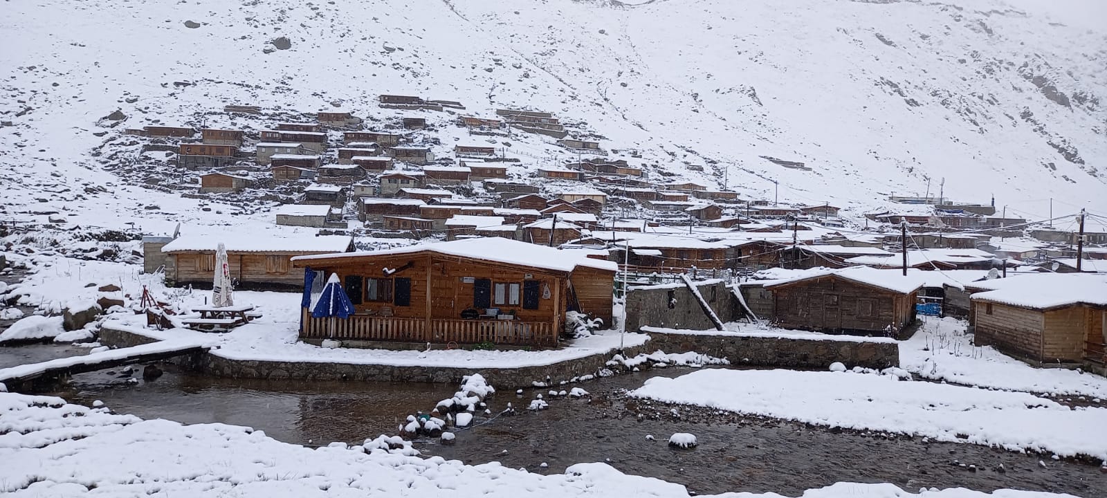 Mevsimin ilk karı Doğu Karadeniz yaylalarına düştü