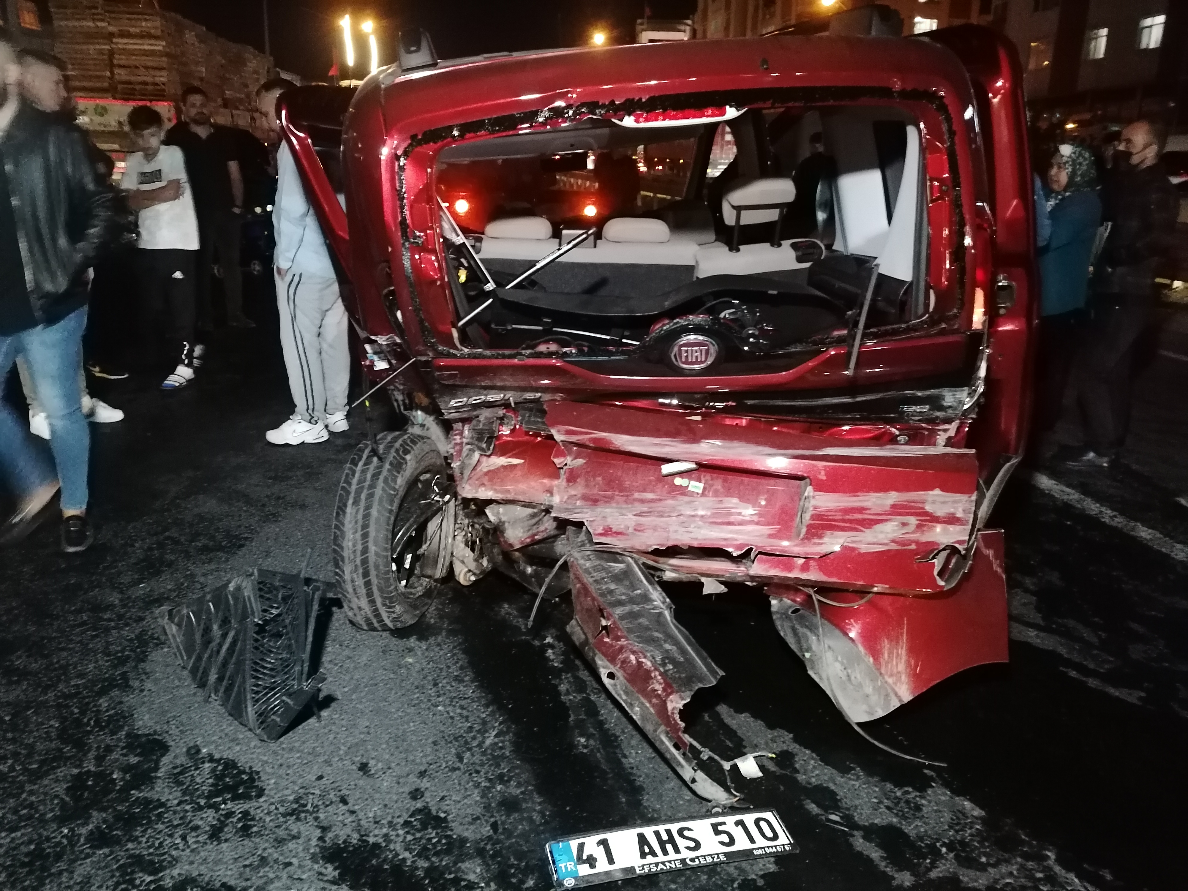 Makas atmaya kalktı zincirleme kazaya sebep oldu