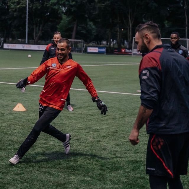 Ünlü oyuncu Erkan Kolçak Köstendil, Amsterdam Gençlerbirliği takımına transfer oldu