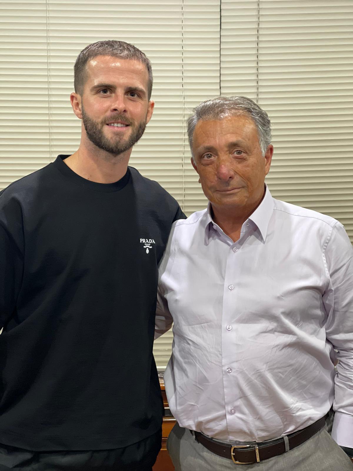 Beşiktaş, Miralem Pjanic'in transferinde hareketli saatler yaşadı