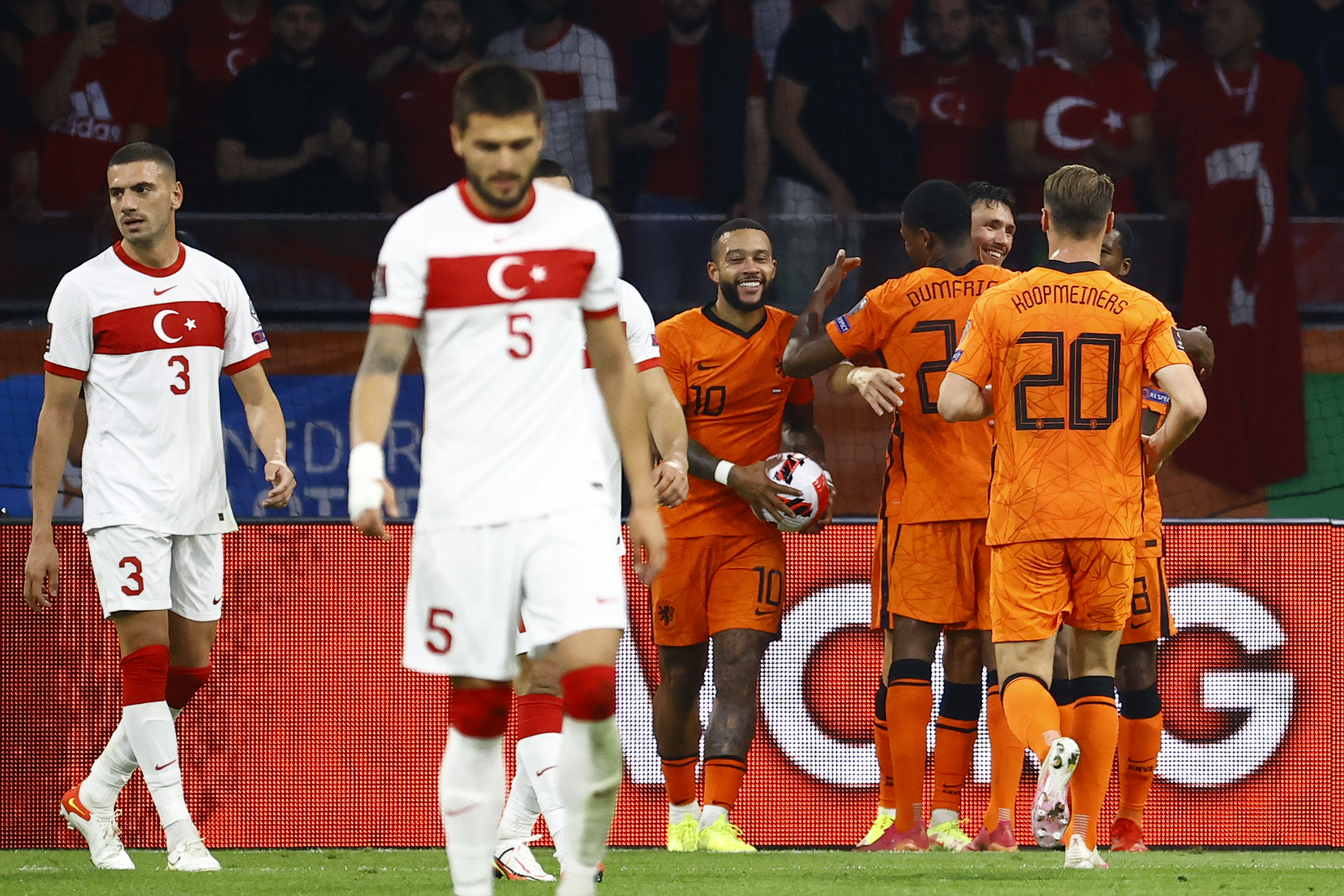 Türkiye, Hollanda'ya 6-1 mağlup oldu