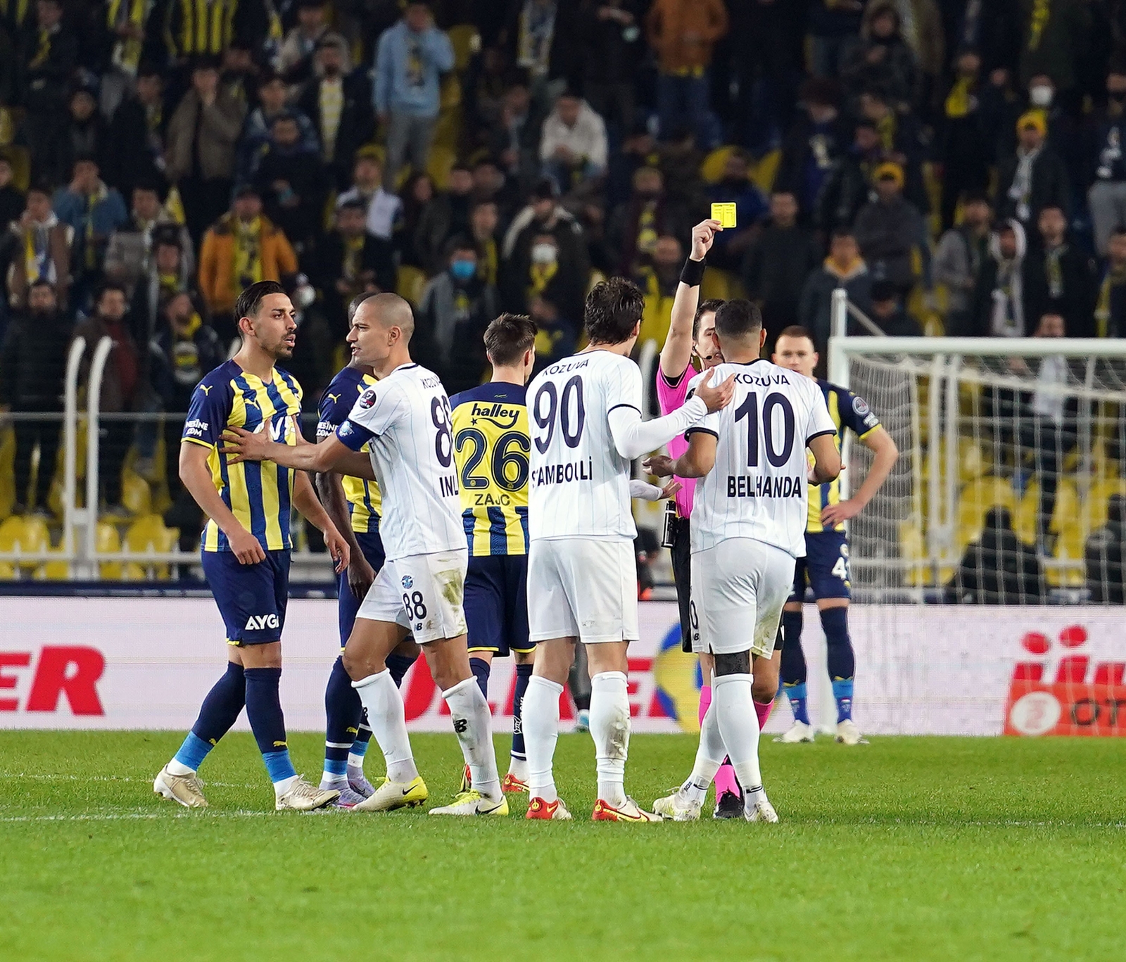 Fenerbahçe, sahasında mağlup! Fenerbahçe 1-2 Adana Demirspor