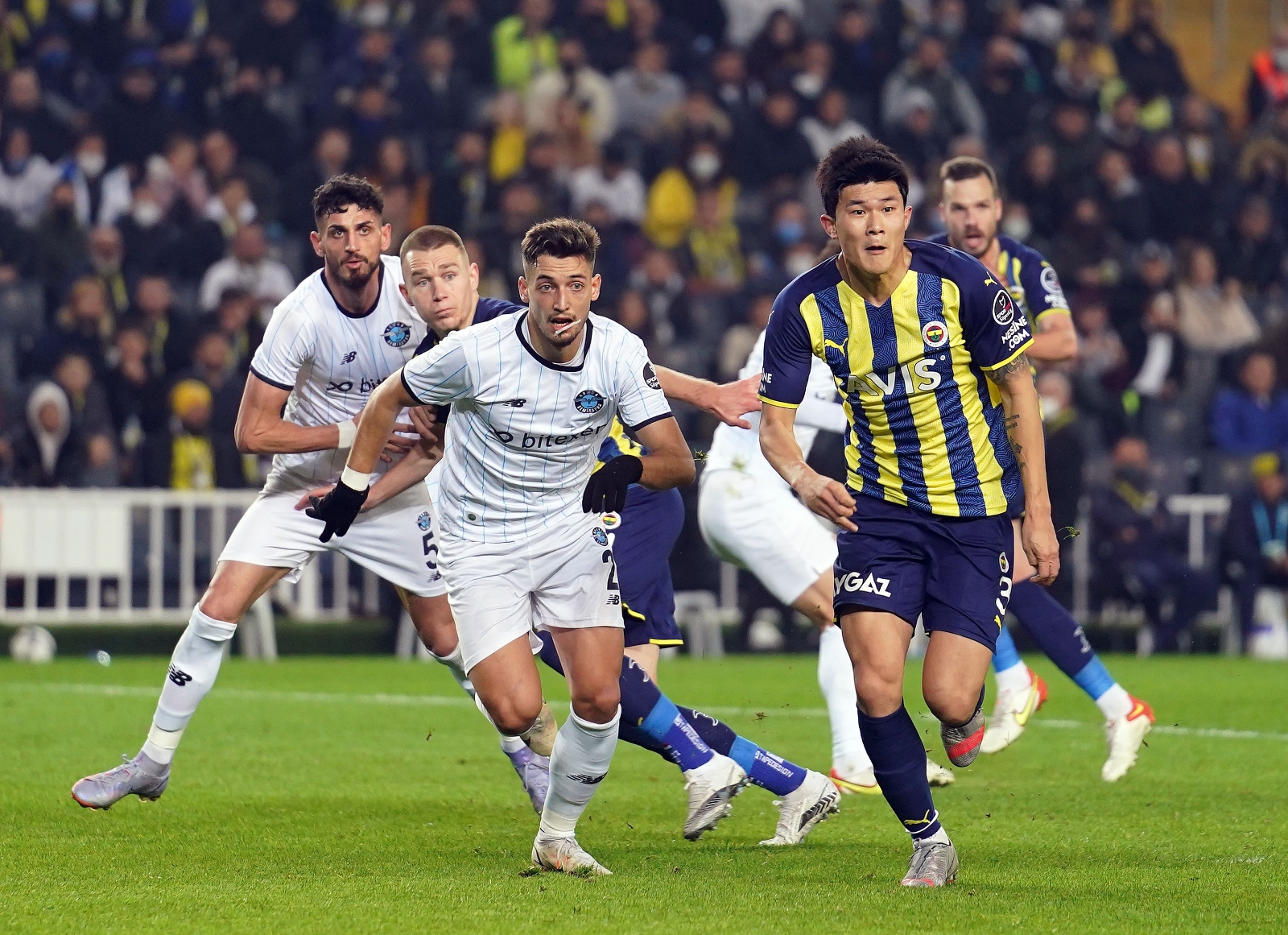 Fenerbahçe, sahasında mağlup! Fenerbahçe 1-2 Adana Demirspor